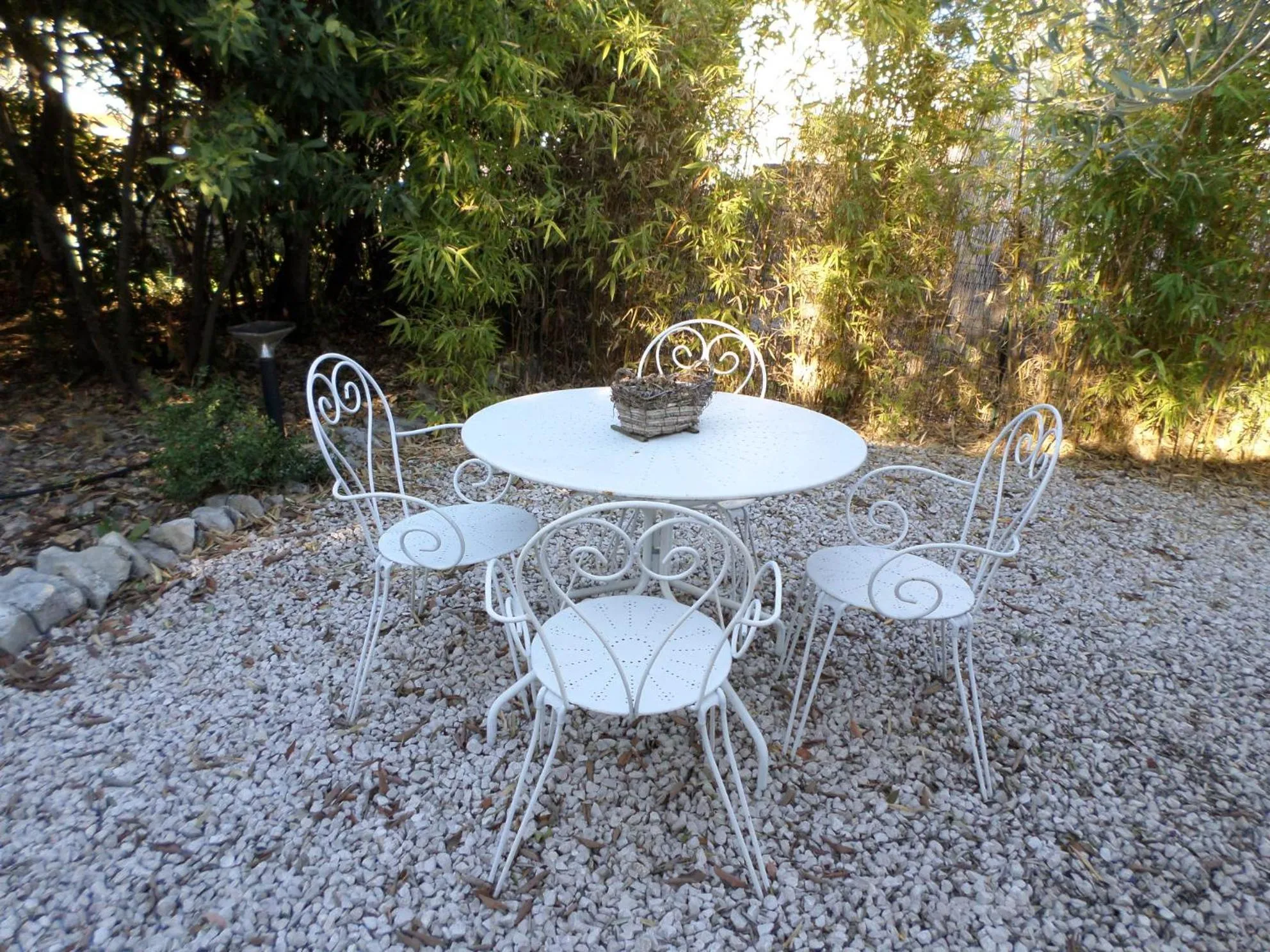 Area and facilities in Les Broussous