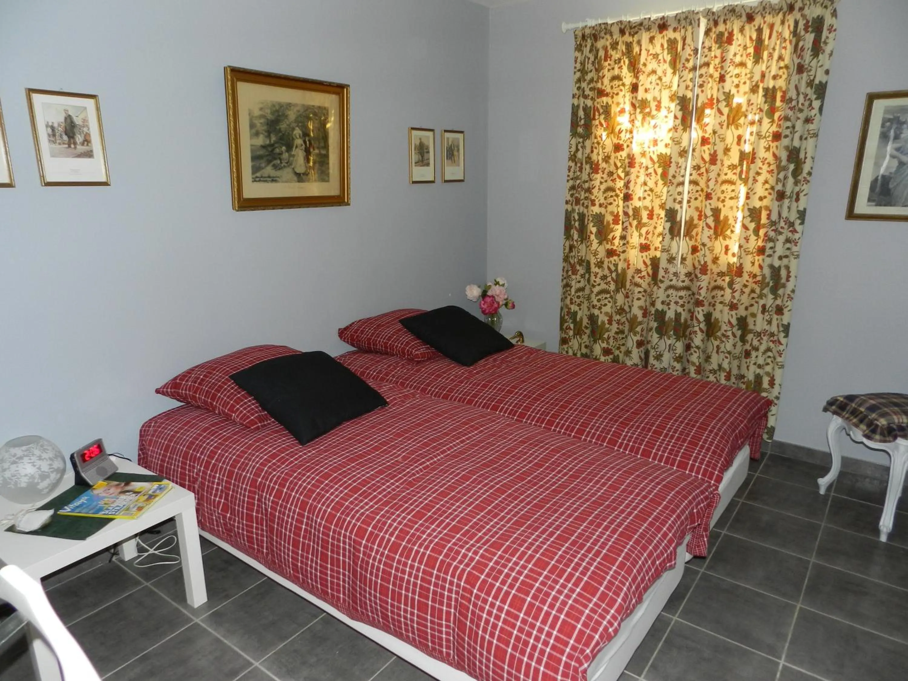 Bedroom, Bed in Les Broussous