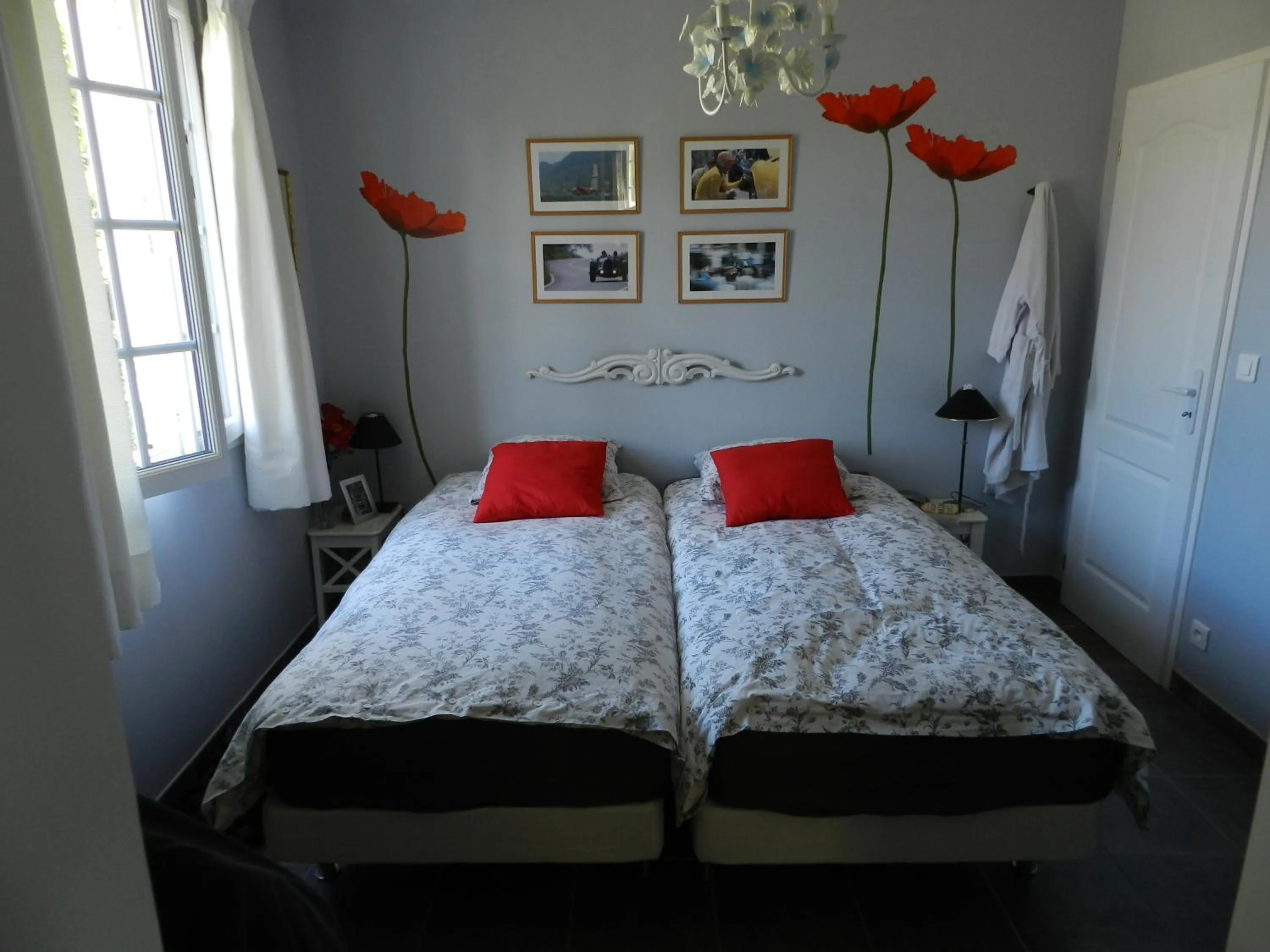 Bedroom, Bed in Les Broussous