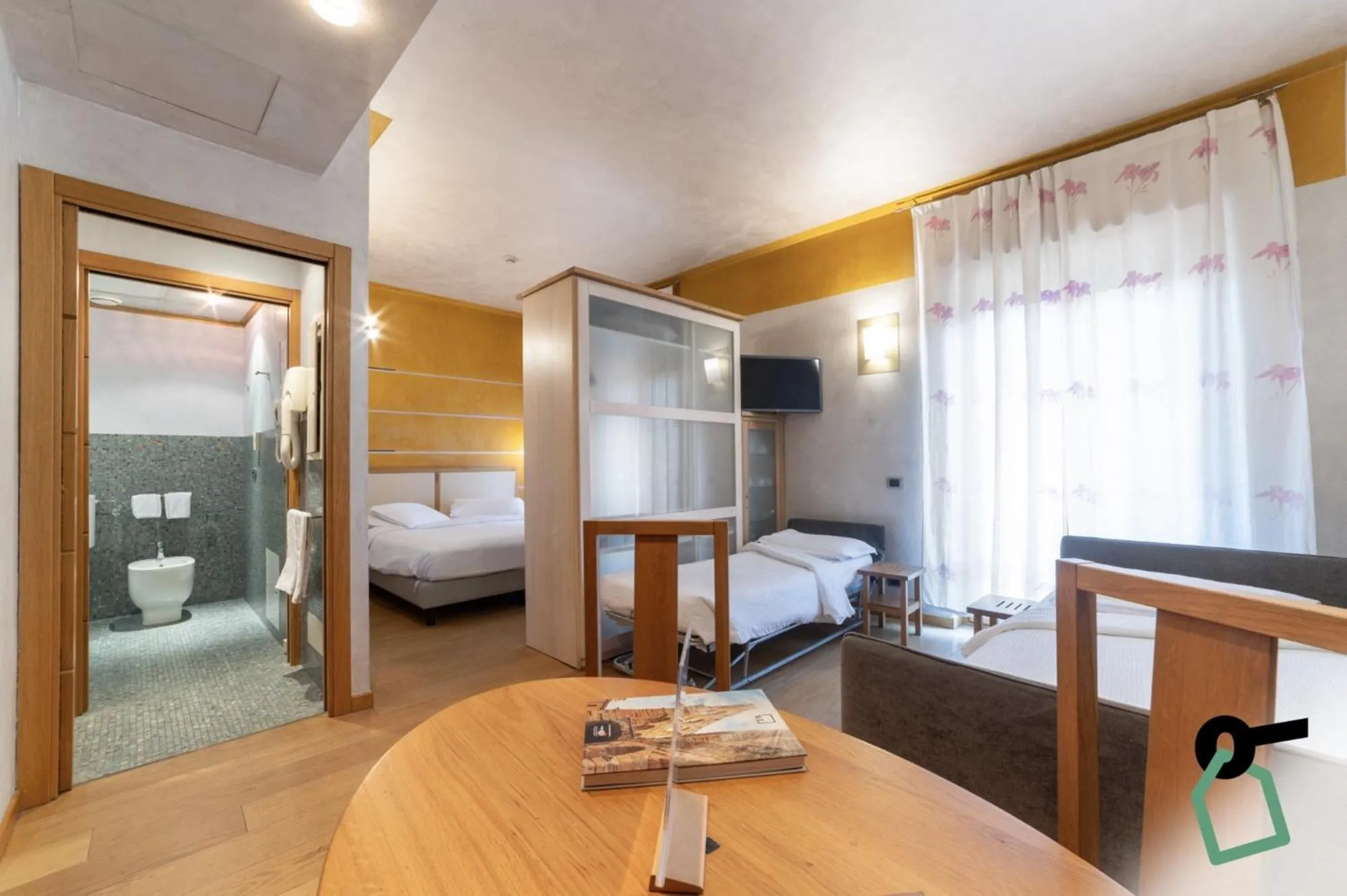 Photo of the whole room in HOTIDAY Discovery - Residence Verona