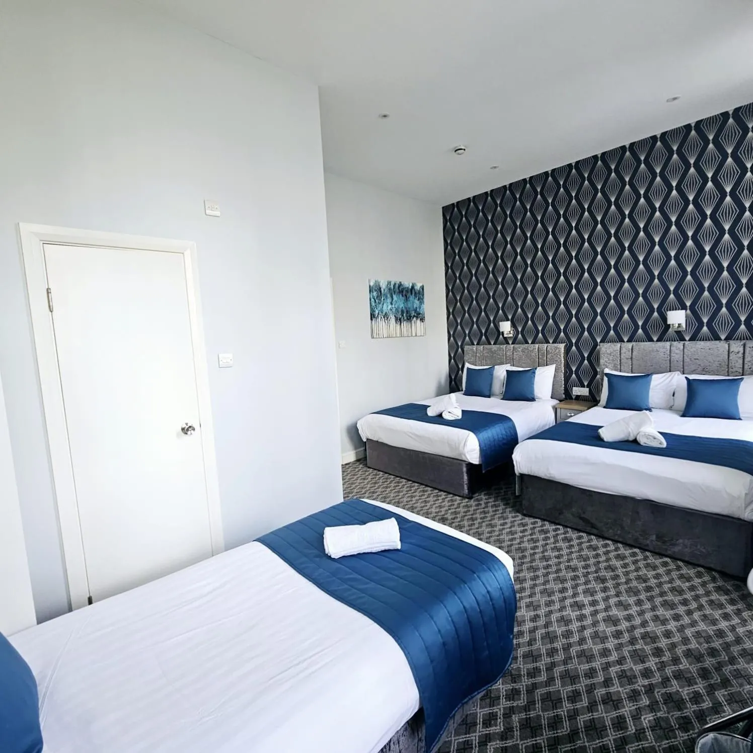 Bedroom, Bed in George Hotel