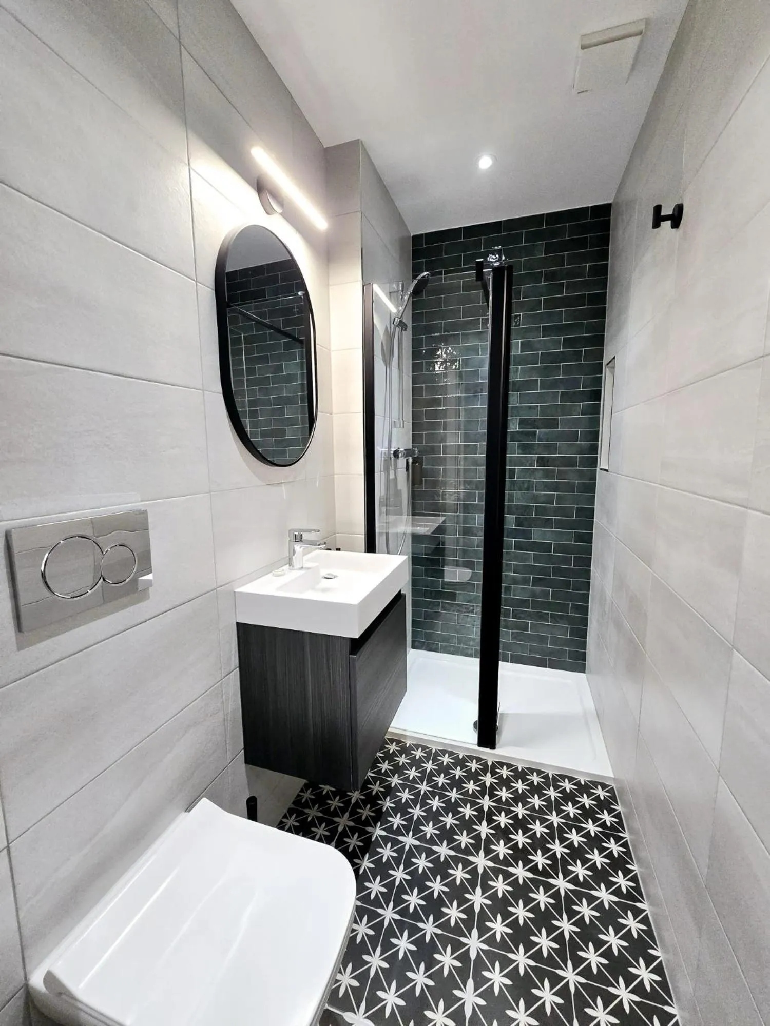 Bathroom in George Hotel