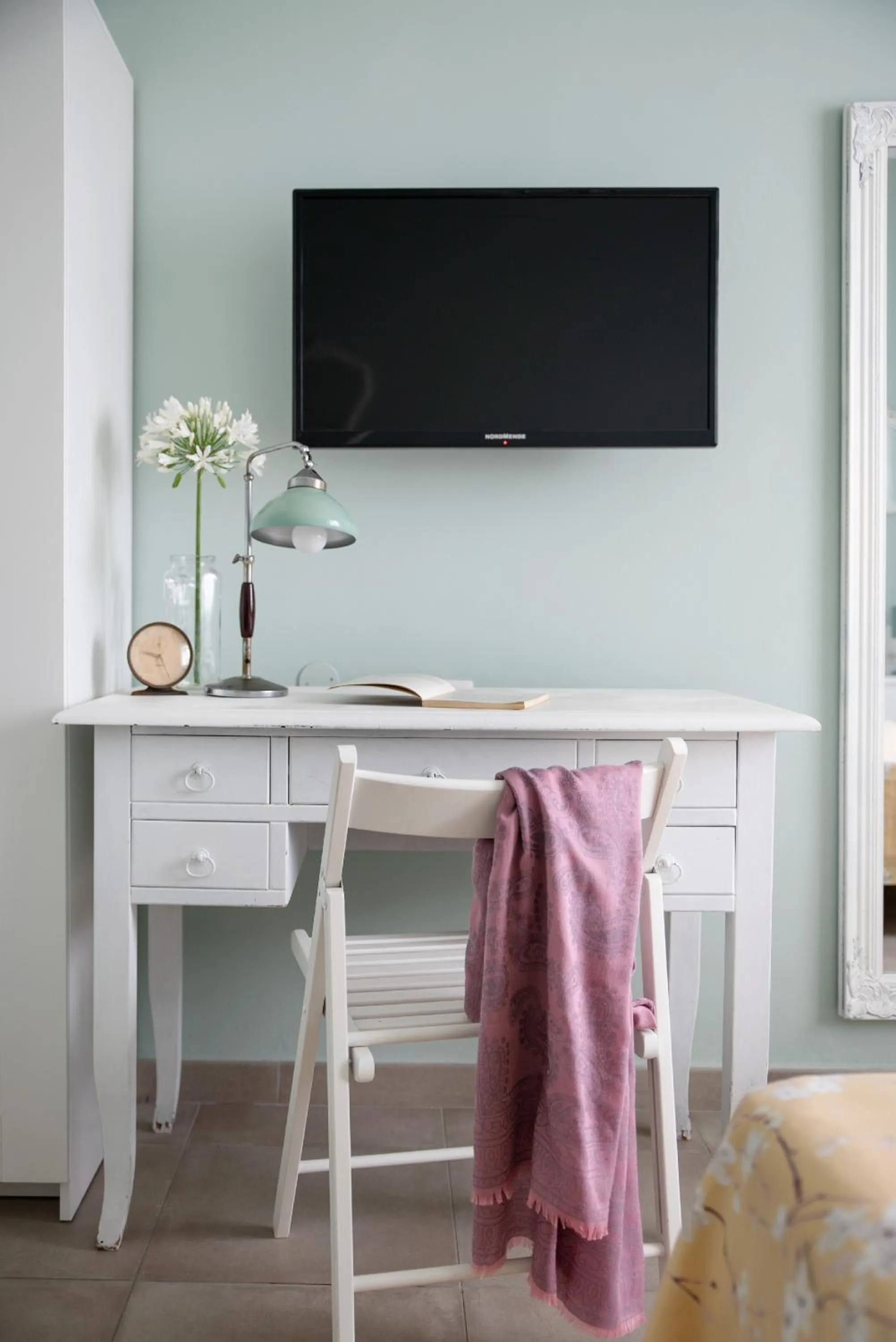 Communal lounge/ TV room in Villa Ortensia