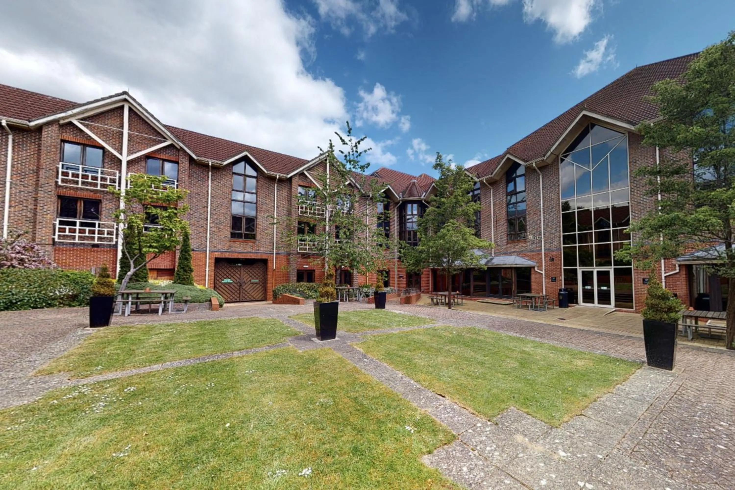 Garden in Village Hotel Swindon