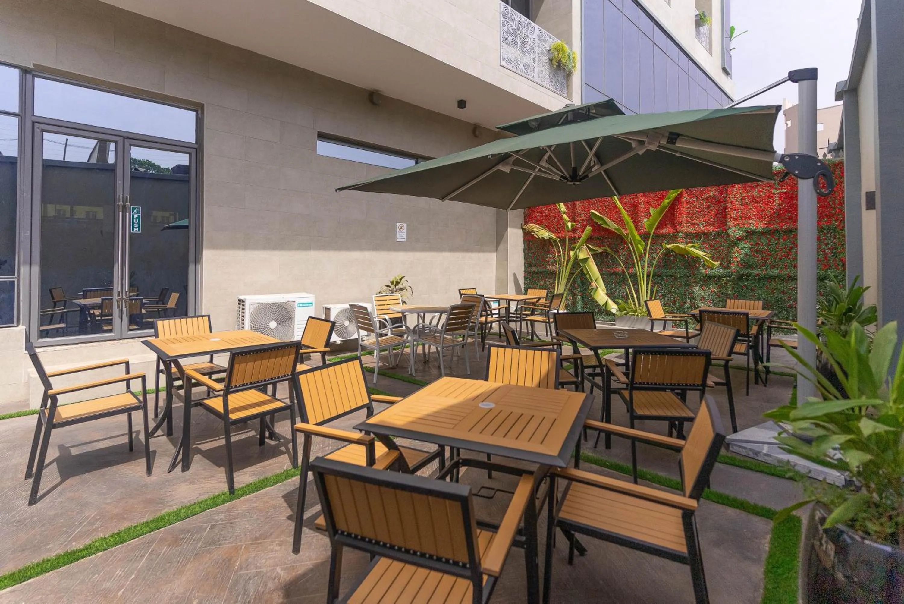 Restaurant/places to eat in GTA HOTEL IKEJA