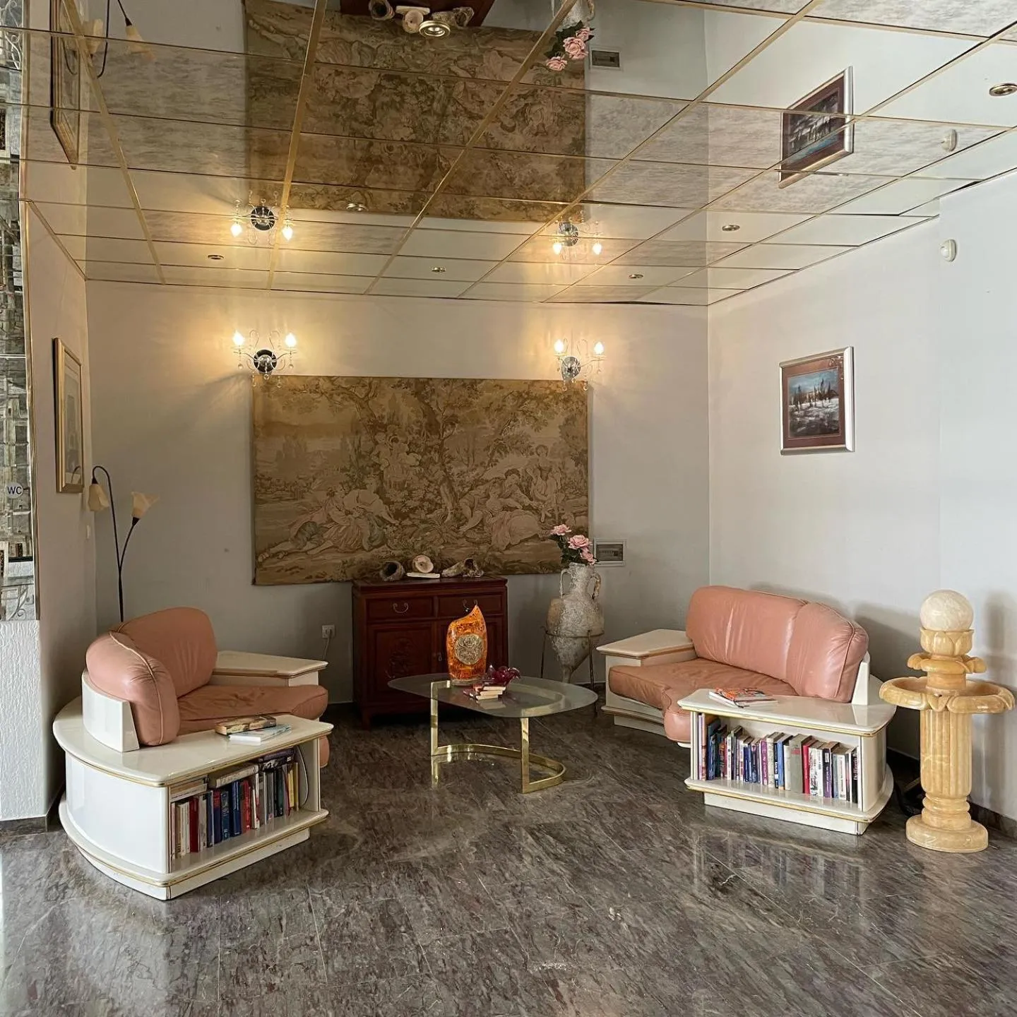 Communal lounge/ TV room in Hotel Marco Polo