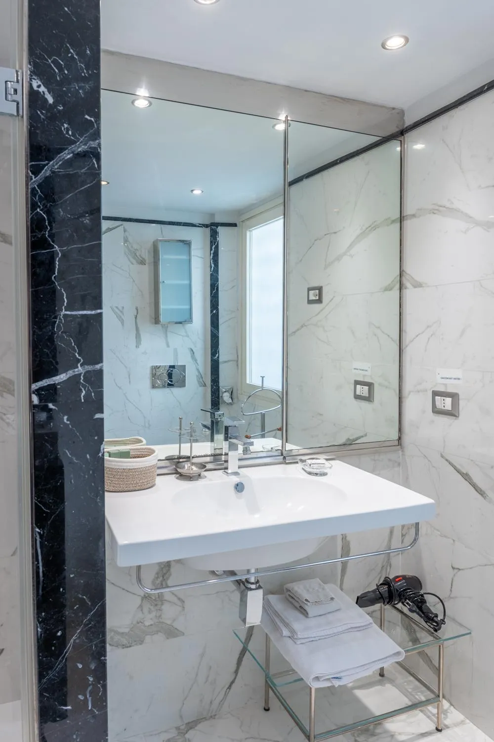 Bathroom in Suites Rome