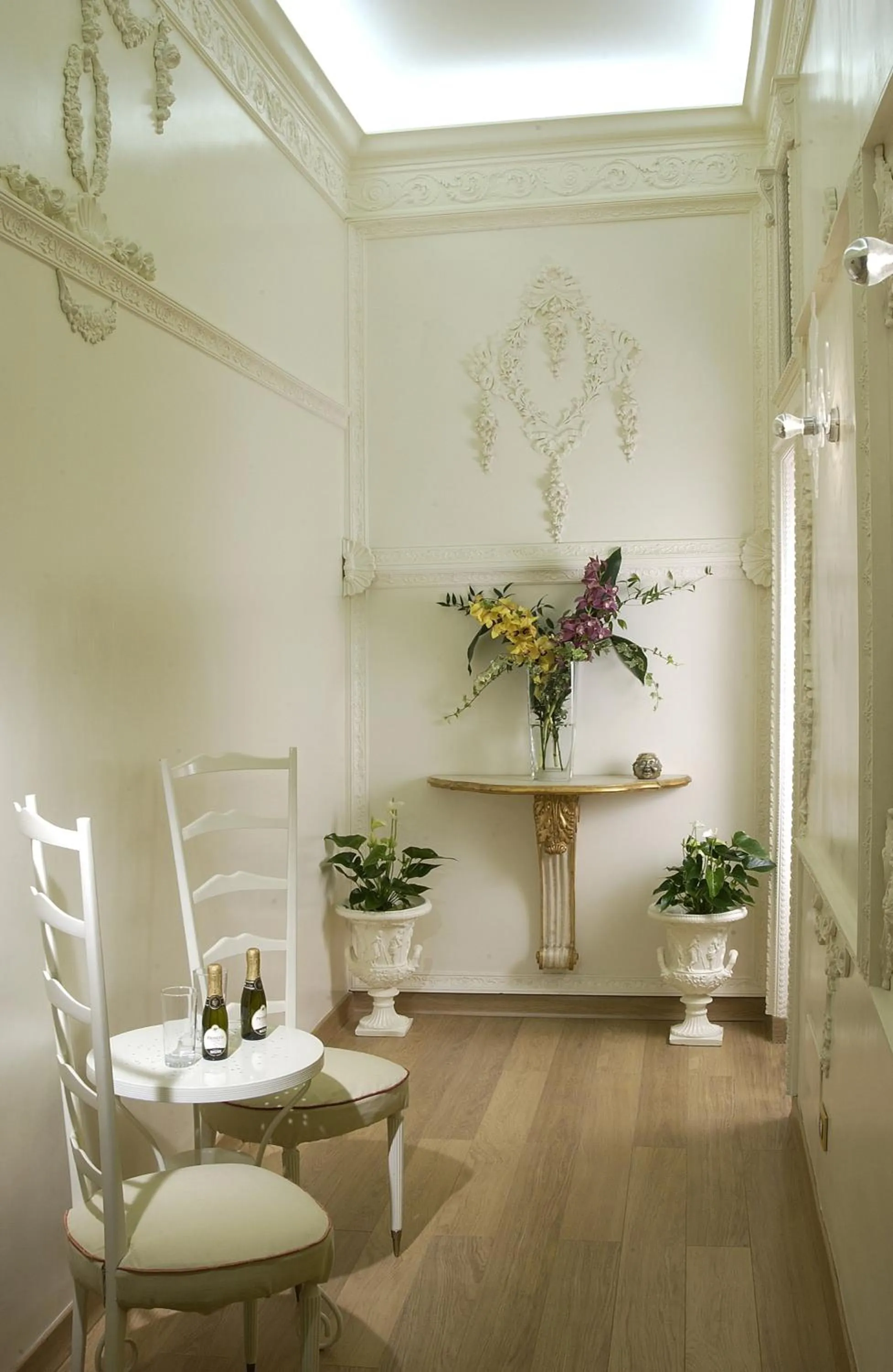 Decorative detail in Suites Rome