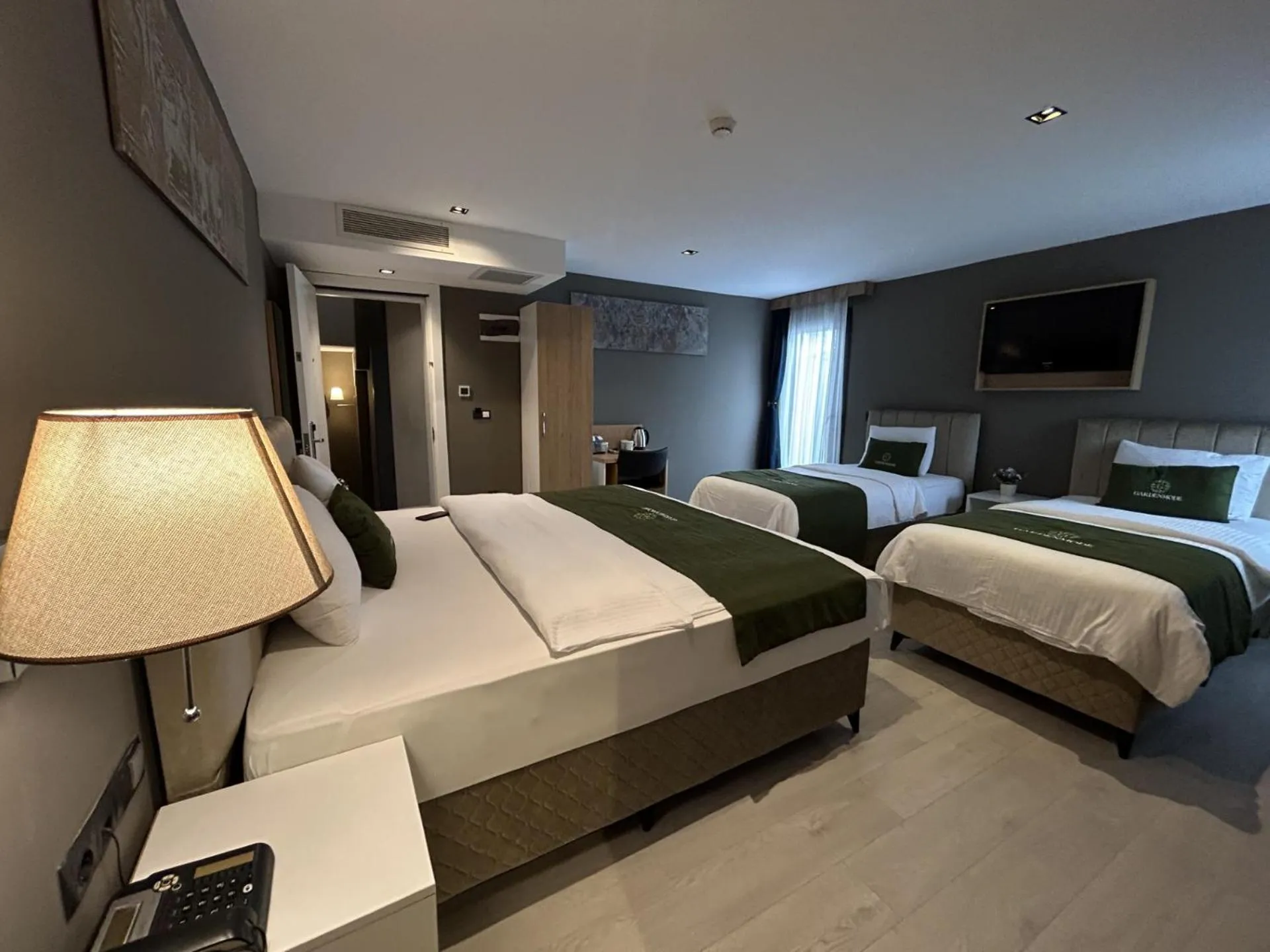 Bed in Gardenmode Airport Hotel