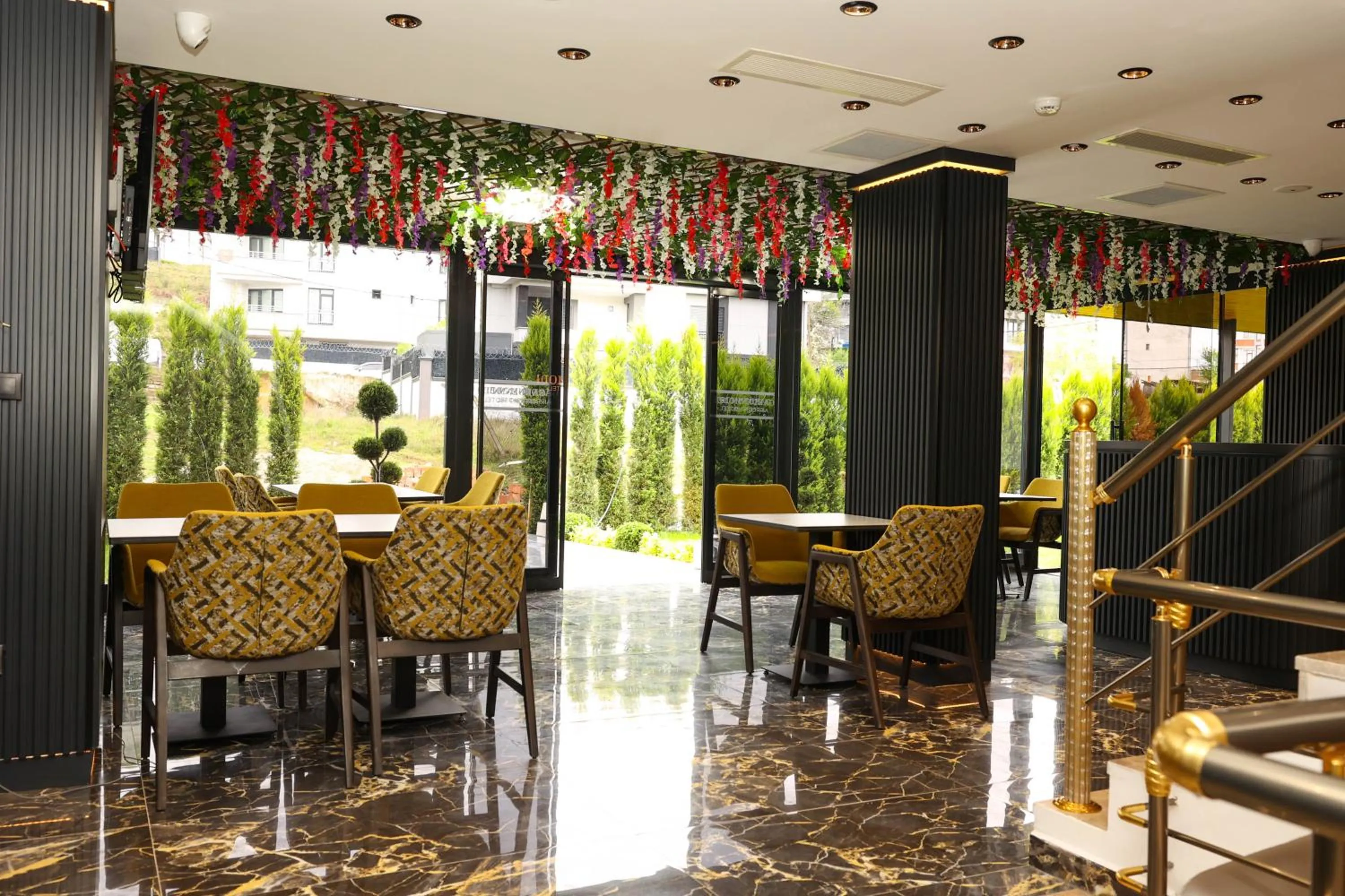 Lobby or reception in Gardenmode Airport Hotel