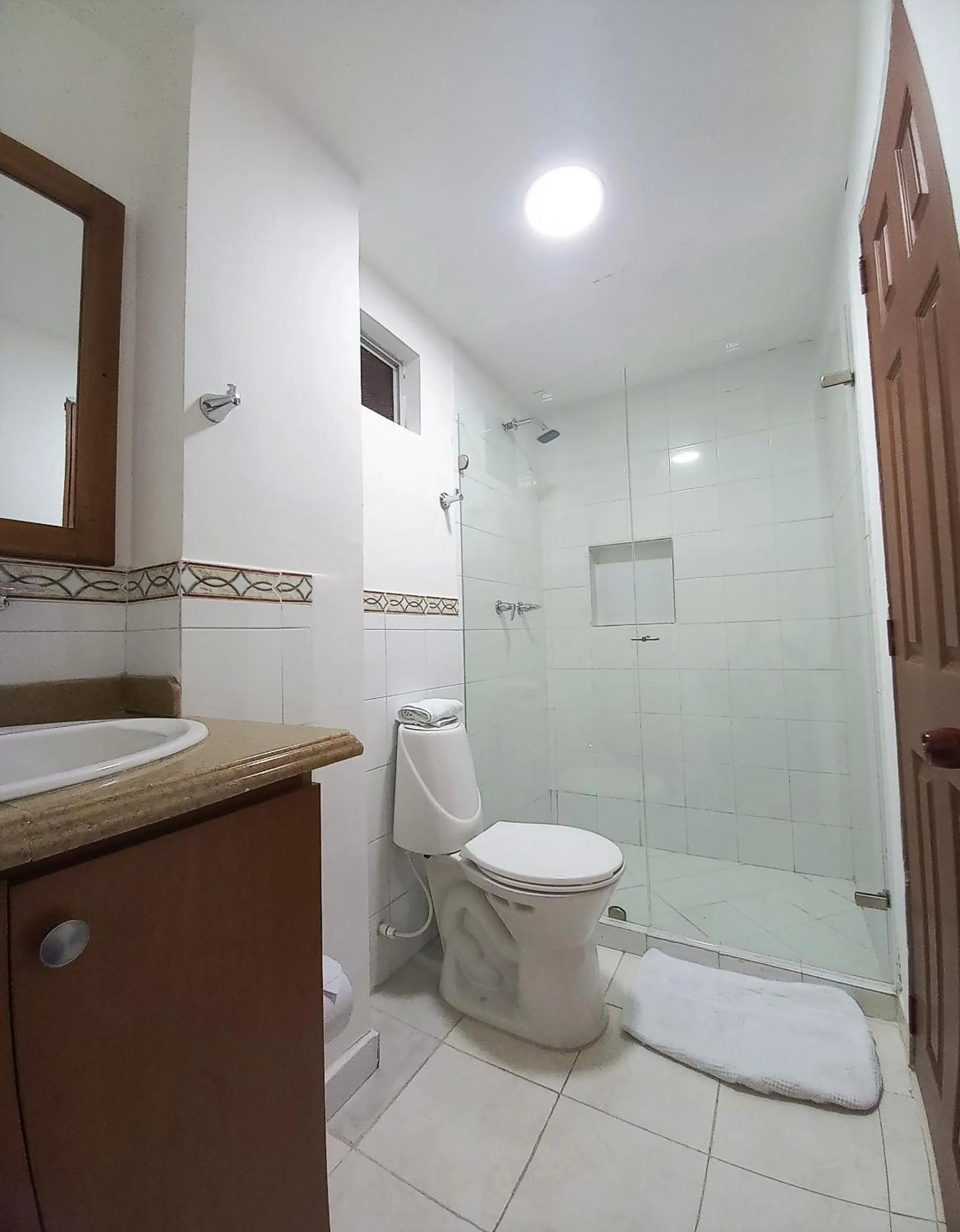 Shower in San Juan Del Lago