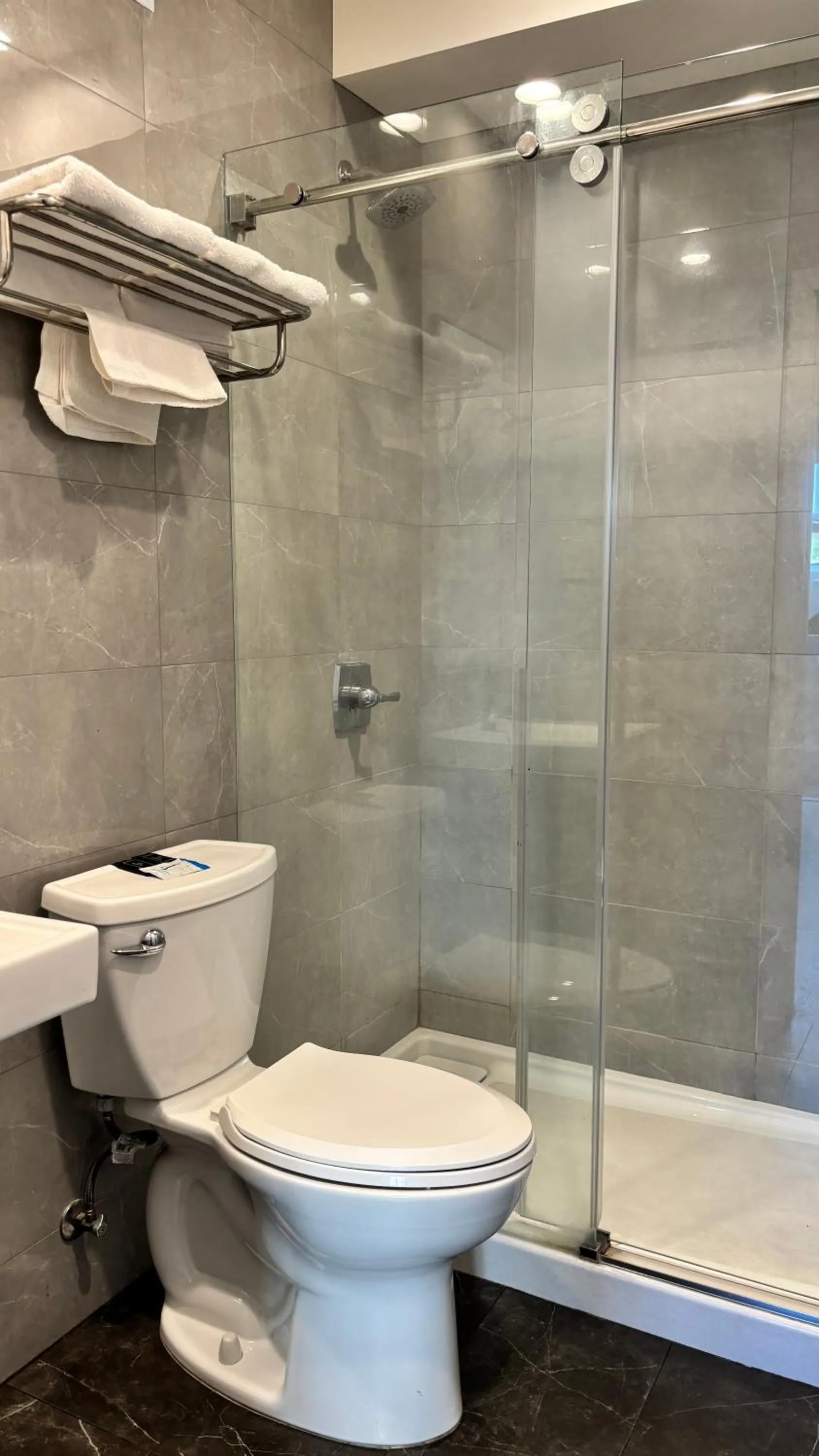 Bathroom in Budget inn Whittier