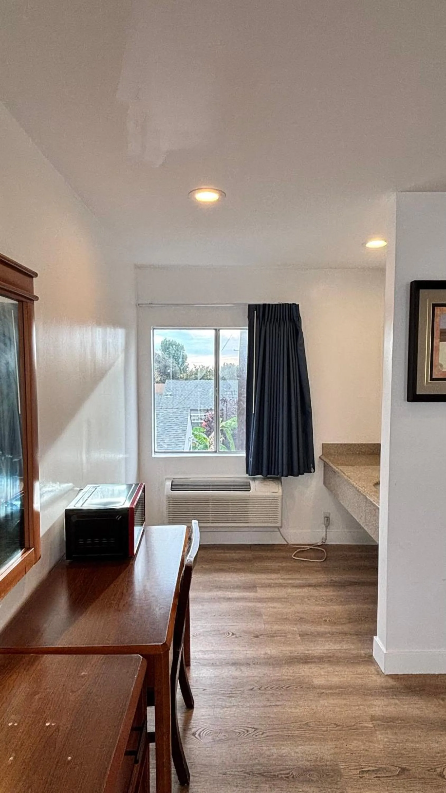 Bedroom, Bed in Budget inn Whittier