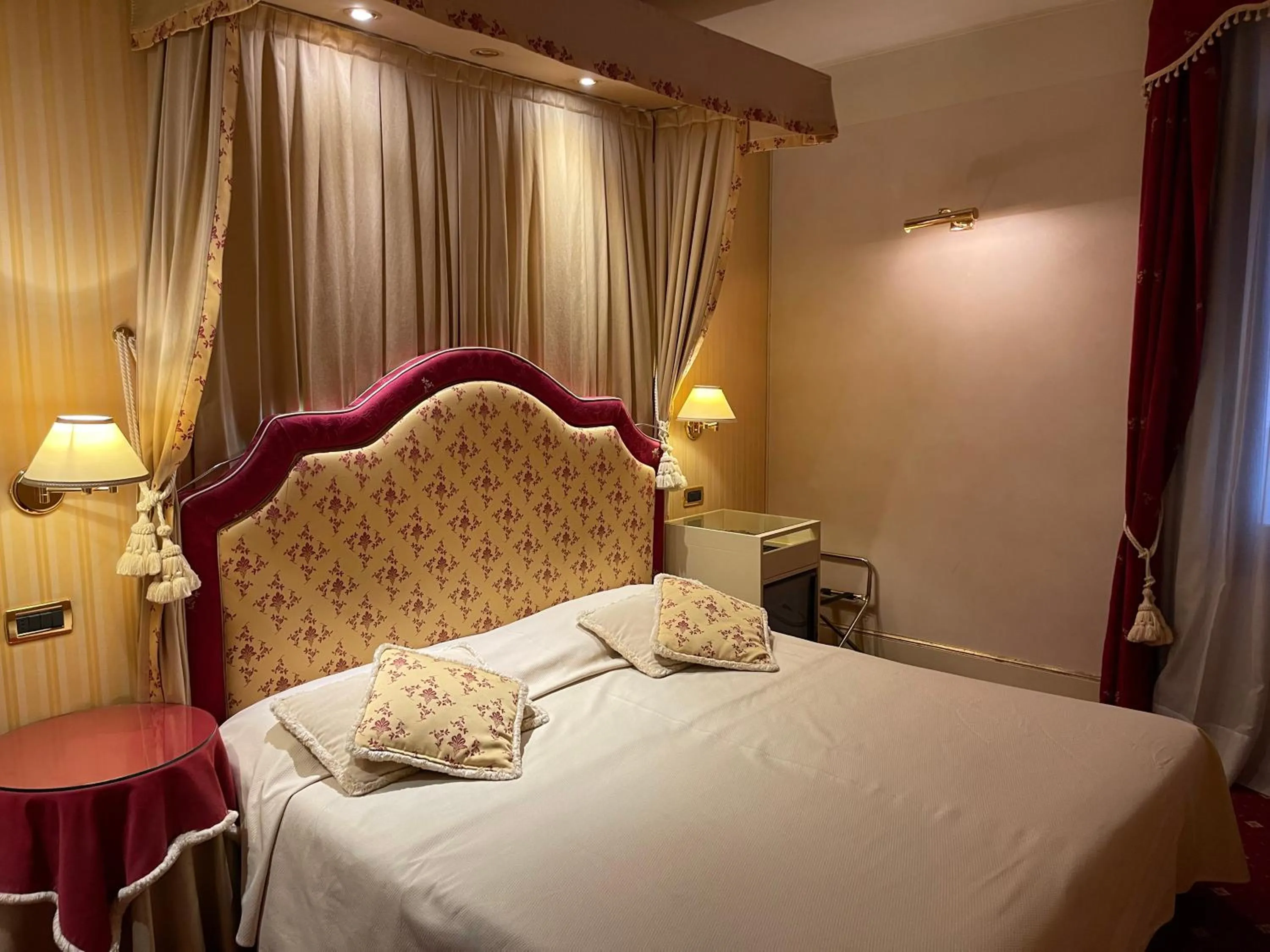 Bedroom, Bed in Ca' Princess