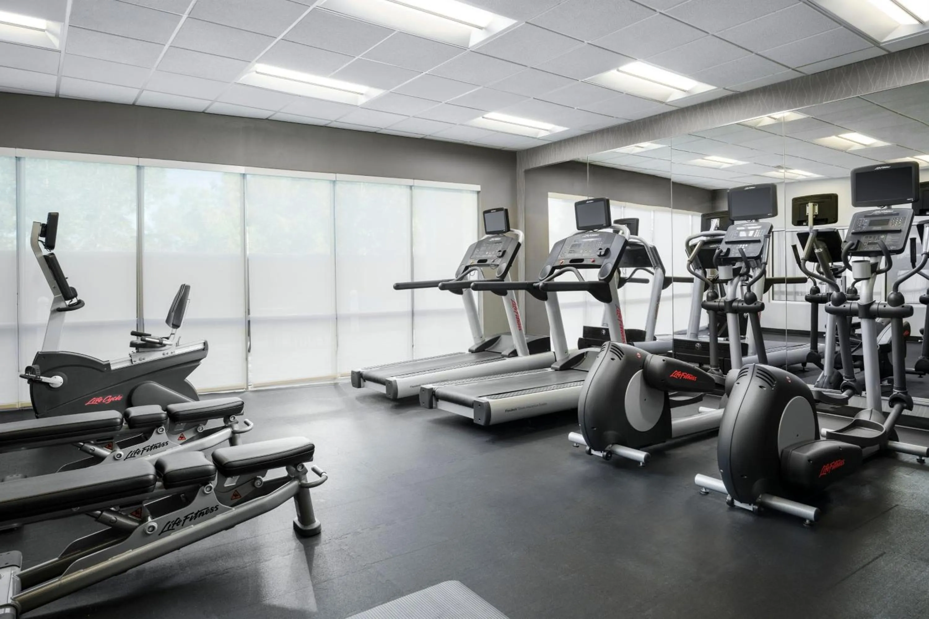Fitness centre/facilities in Courtyard by Marriott Hammond
