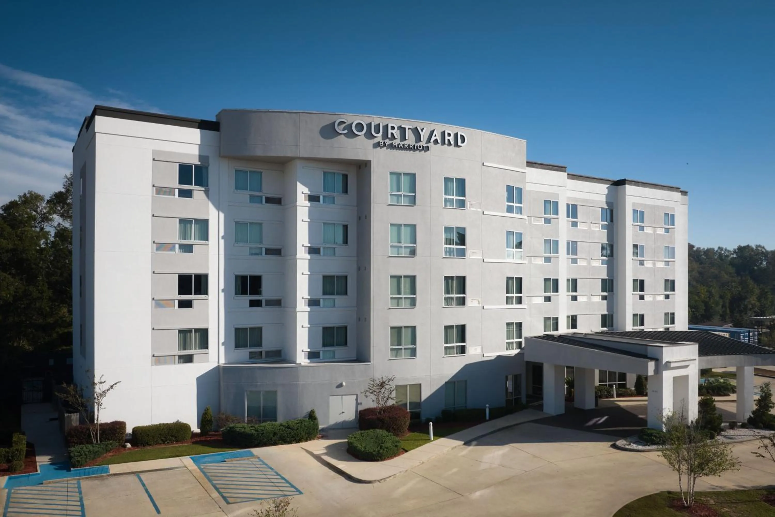 Property building in Courtyard by Marriott Hammond