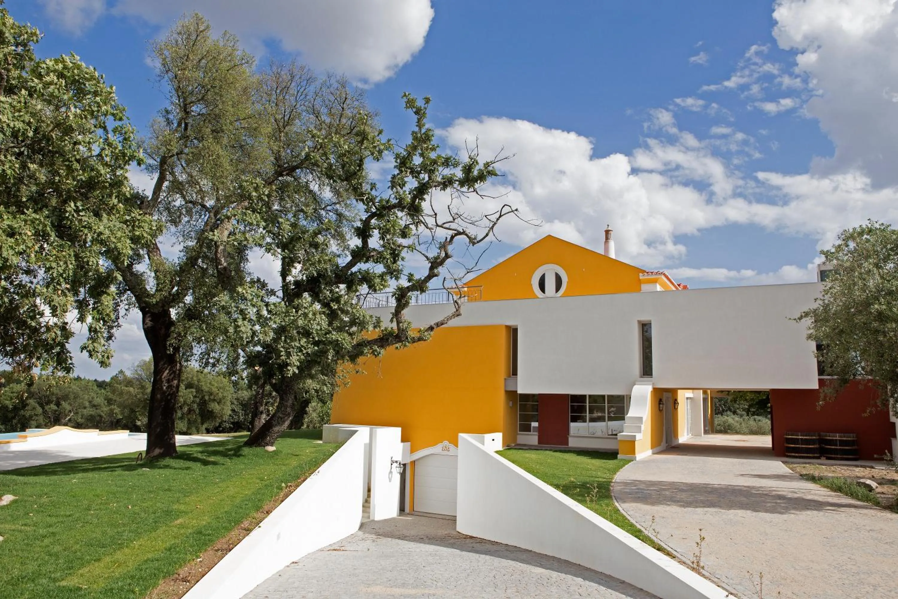 Facade/entrance in Cabecas do Reguengo