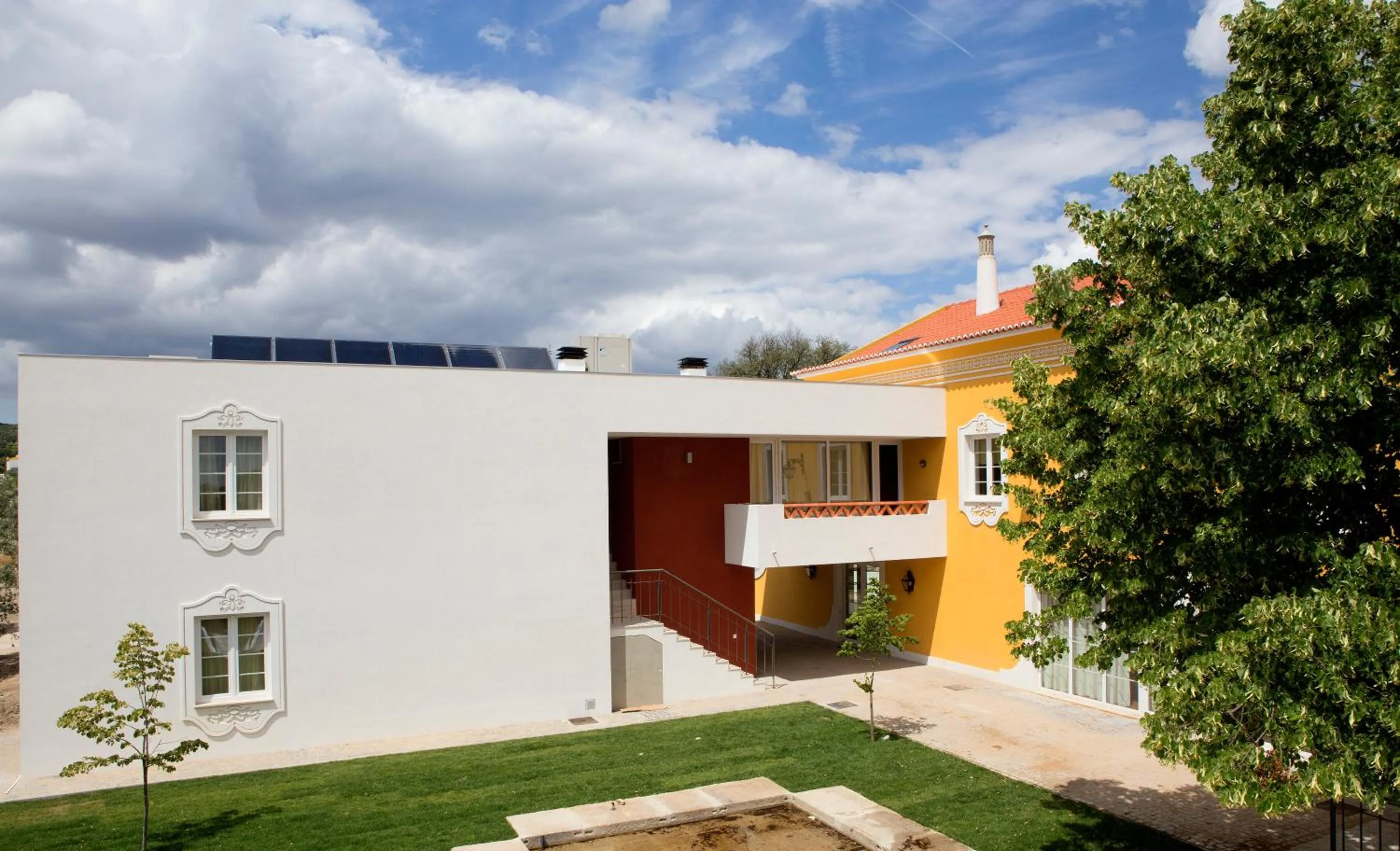 Facade/entrance in Cabecas do Reguengo