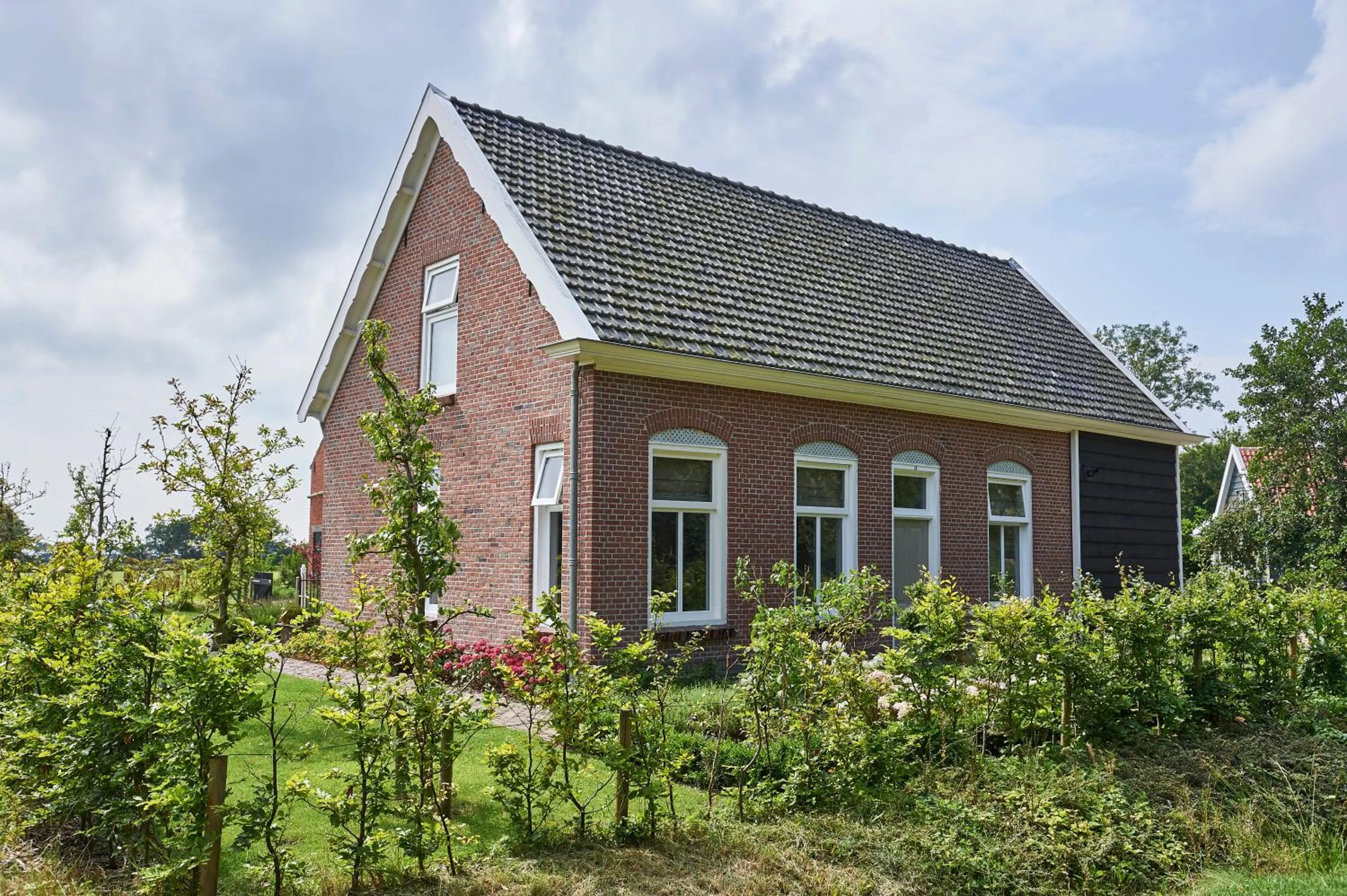 Property building in Villa Magnolia