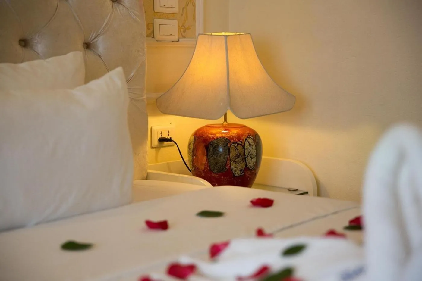 Bedroom, Bed in Hortensia Flower