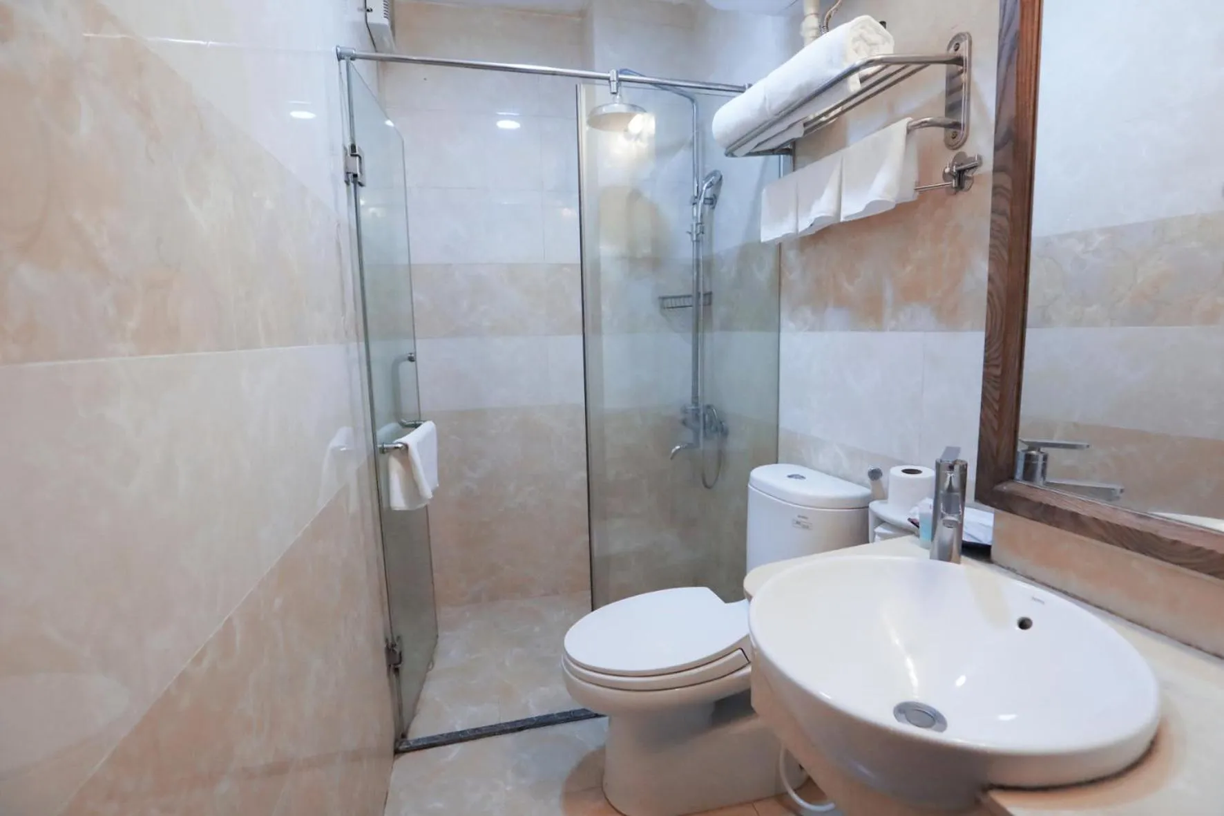 Shower in Hortensia Flower