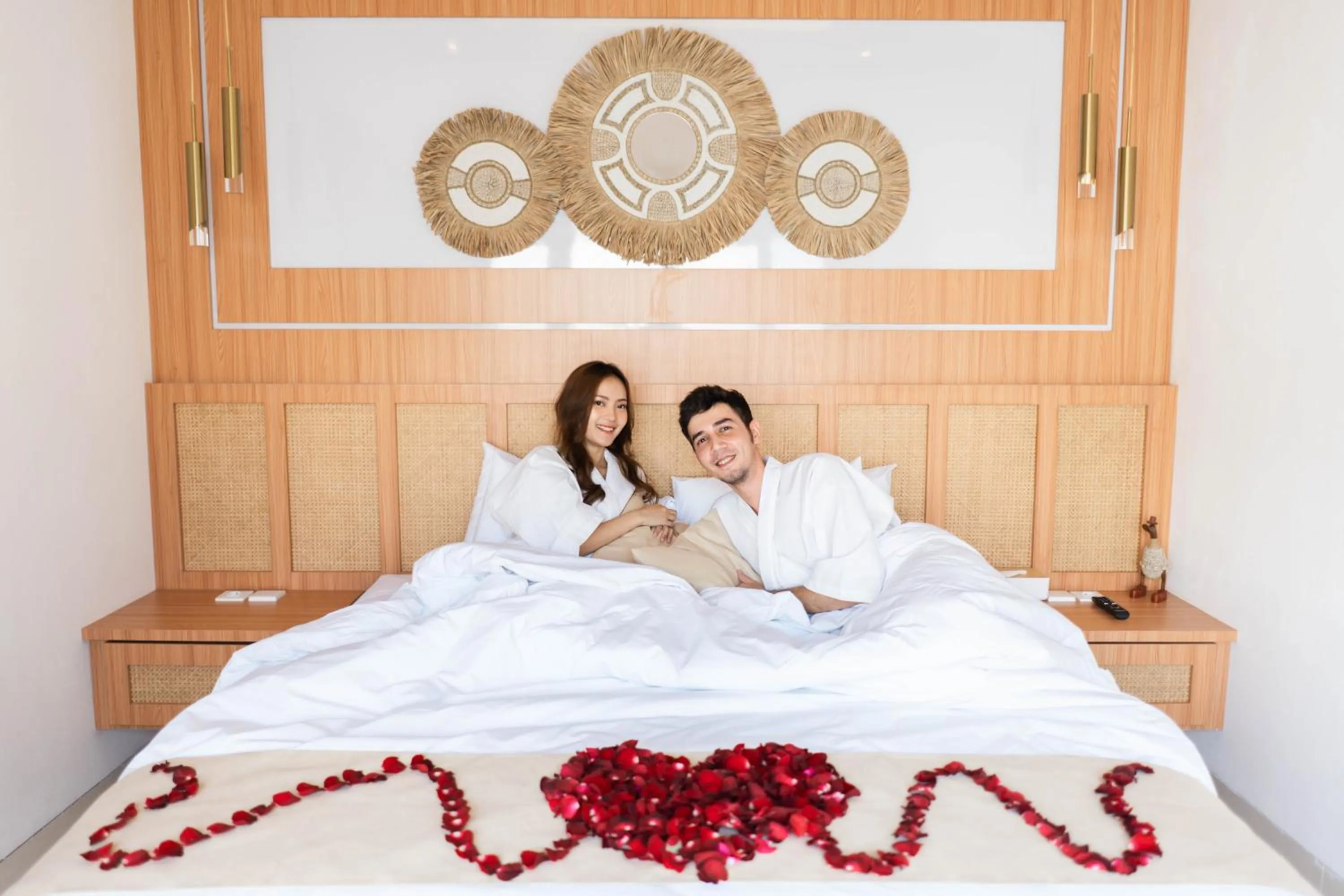 Bedroom, Bed in Melviano Suite & Villa