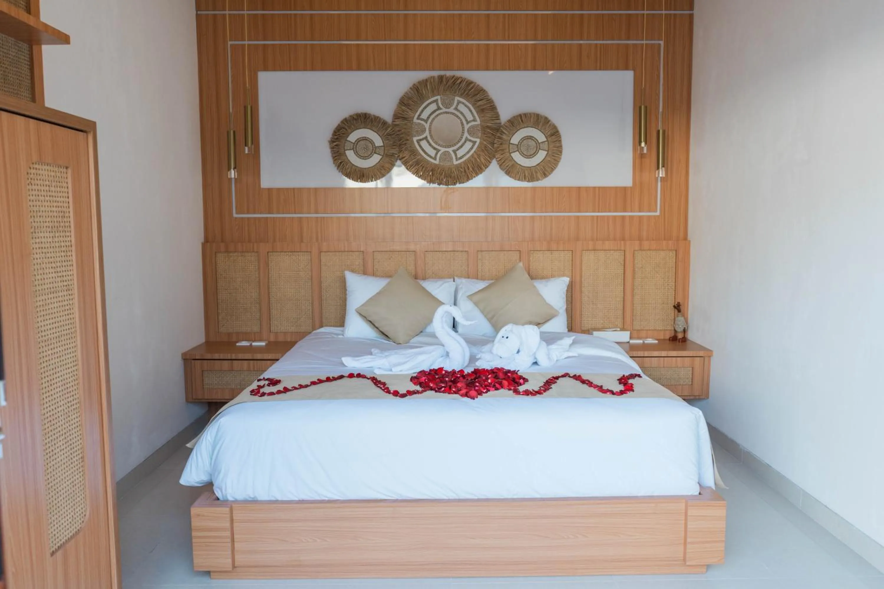 Bed in Melviano Suite & Villa
