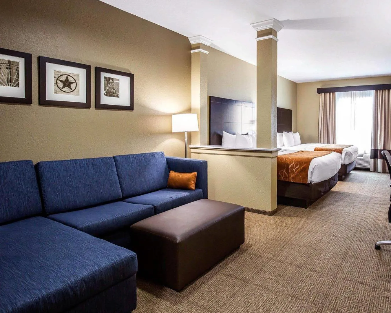 Bedroom, Bed in Comfort Suites Northwest - Cy - Fair