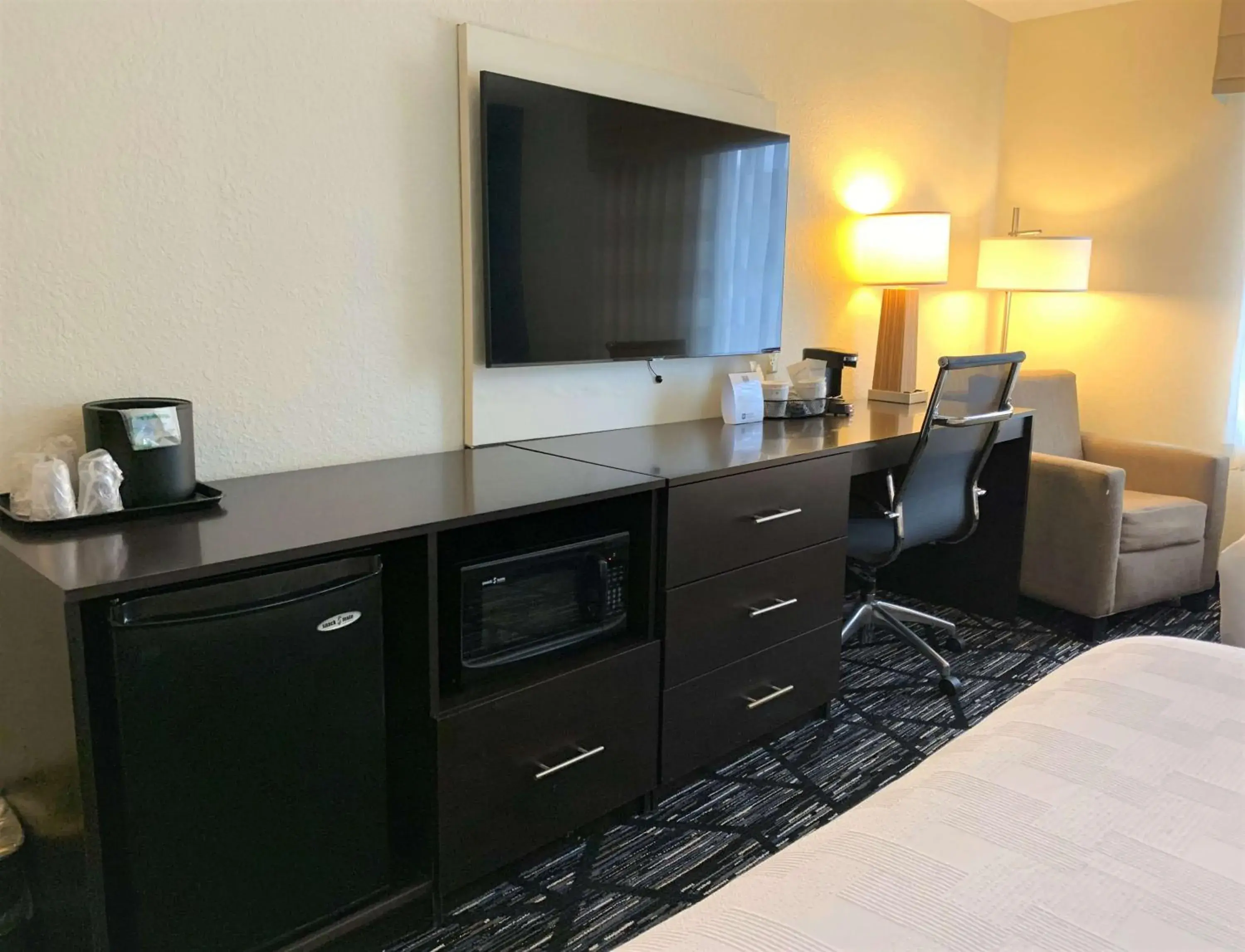 King Suite with Sofa Bed and Communication Assistance in SureStay by Best Western Cambridge King Suite with Sofa Bed and Communication Assistance in SureStay by Best Western Cambridge