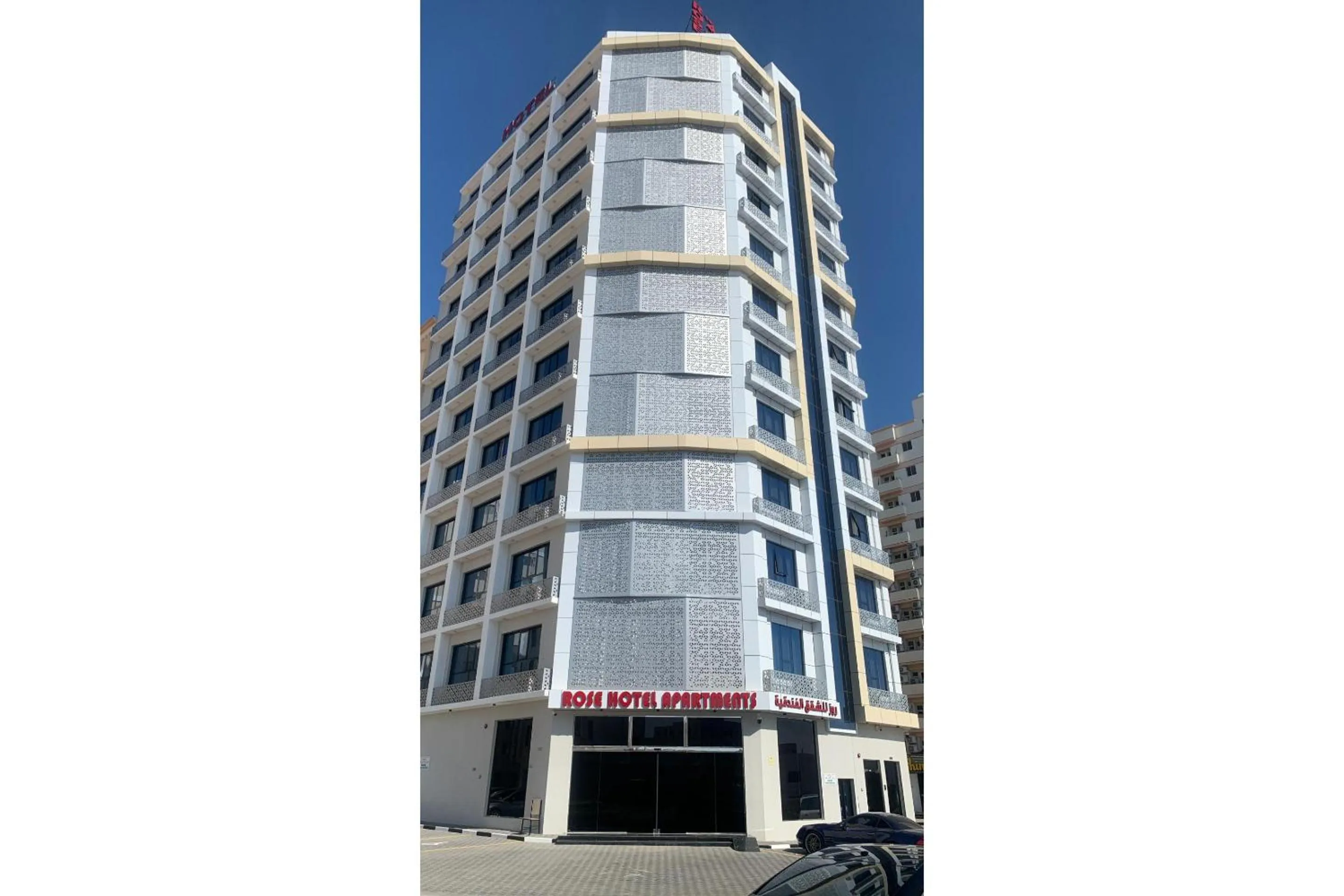 Facade/entrance in OYO Townhouse 156 Rose Hotel Apartments