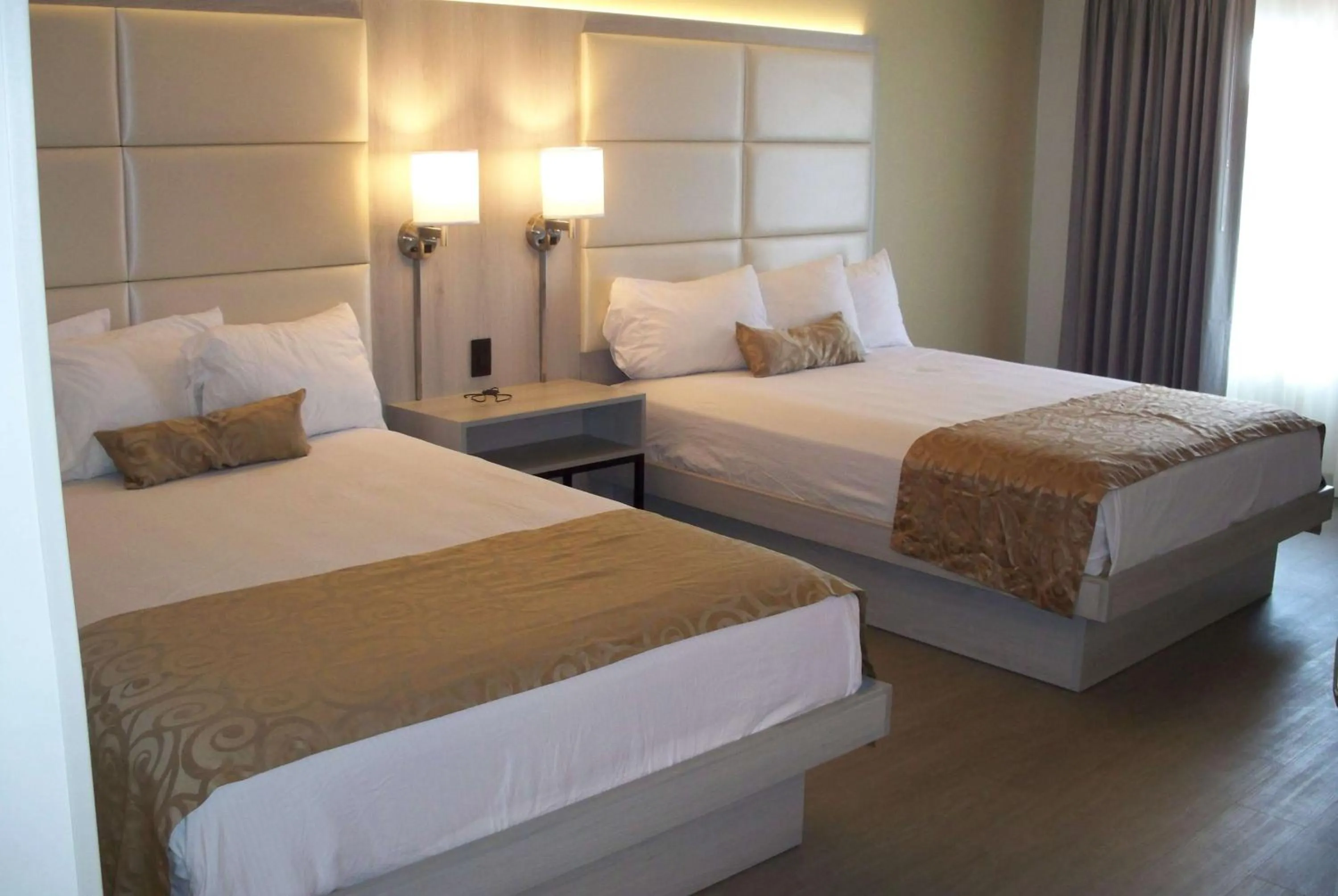 Photo of the whole room, Bed in Ramada by Wyndham Burbank Airport