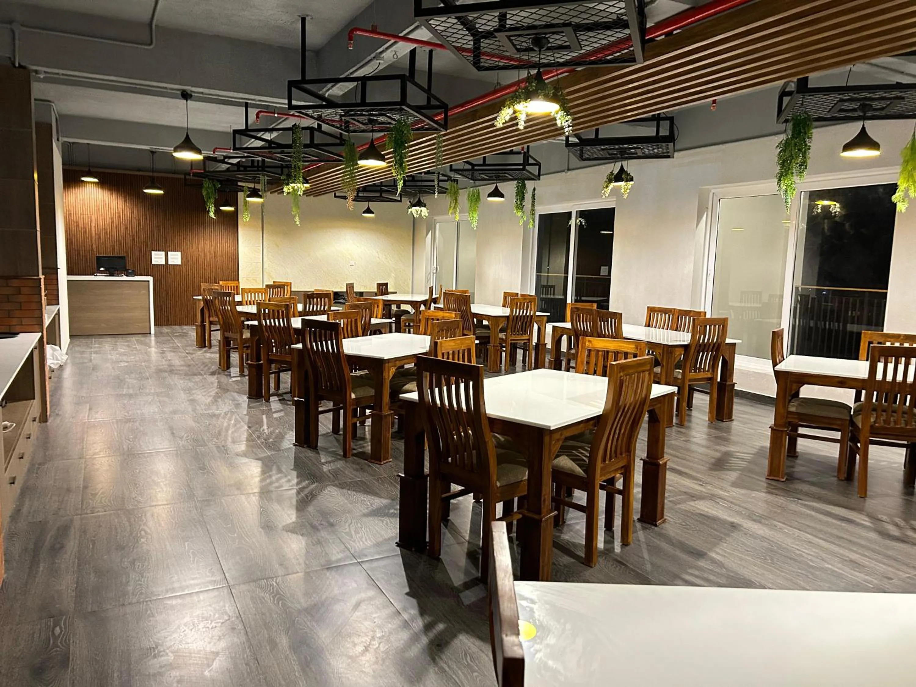 Restaurant/places to eat in VAGA NAKSHATHRA SUITES