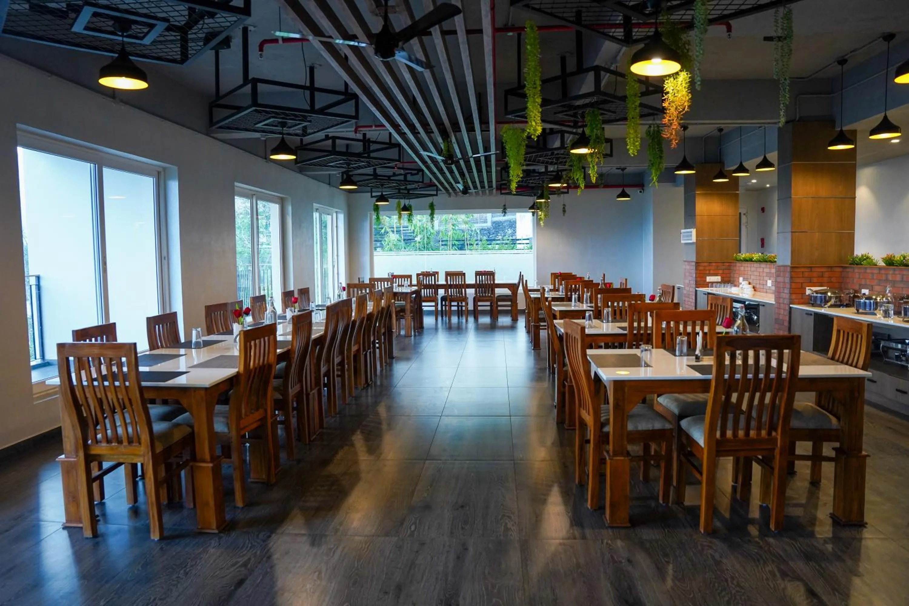 Restaurant/places to eat in VAGA NAKSHATHRA SUITES