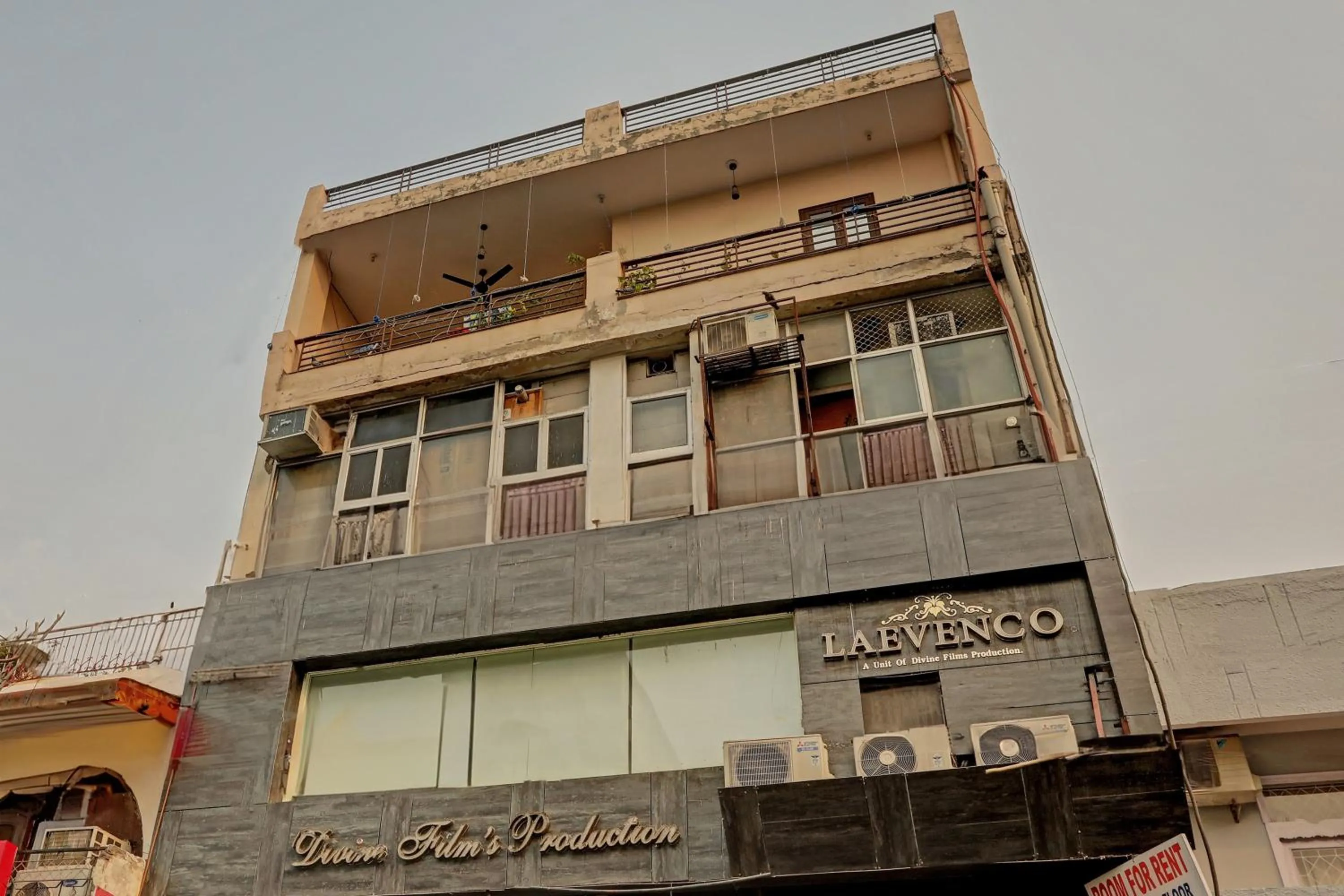 Facade/entrance in Hotel O Kanak palace