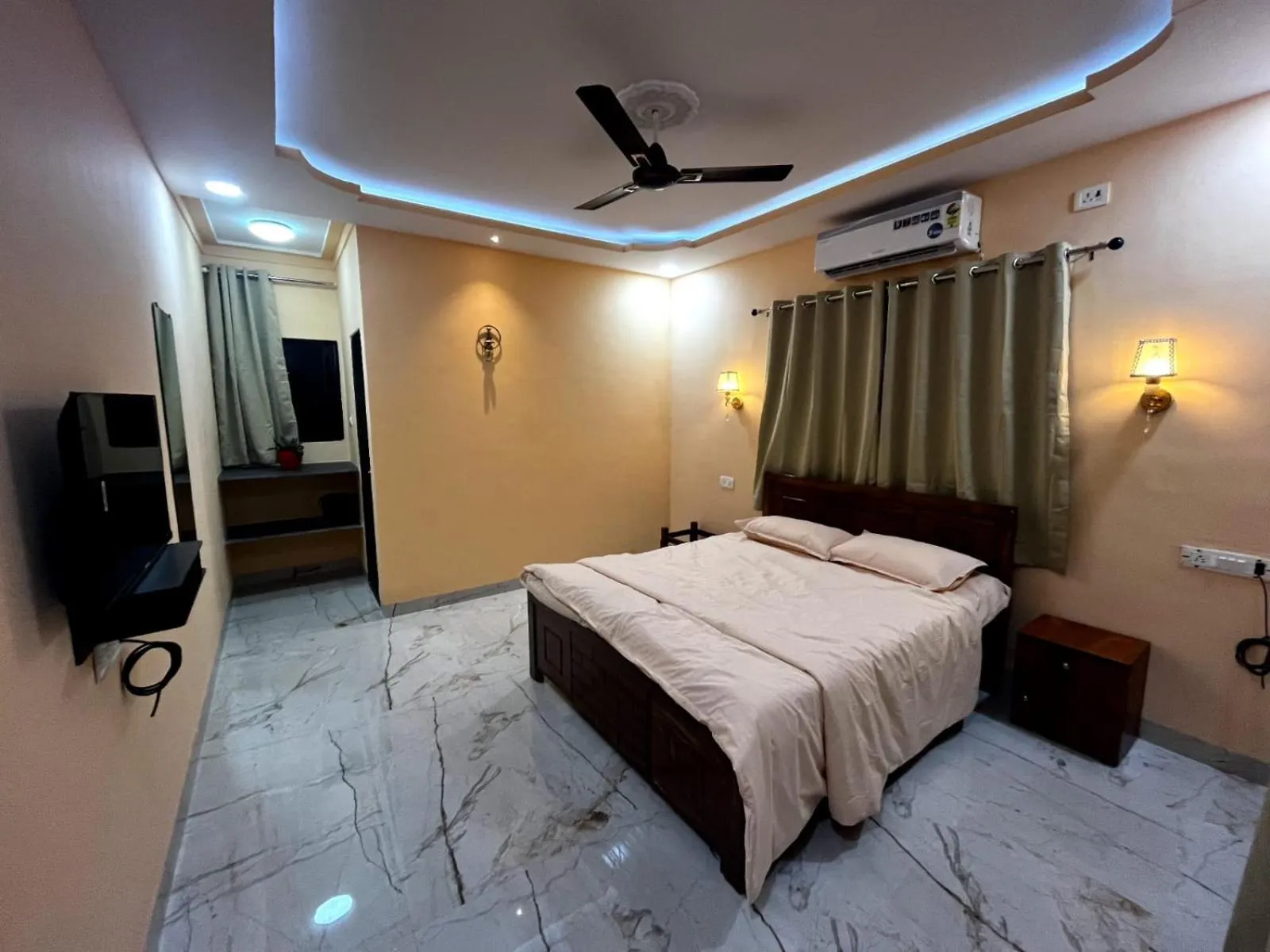 Bedroom, Bed in Tarangan Resort