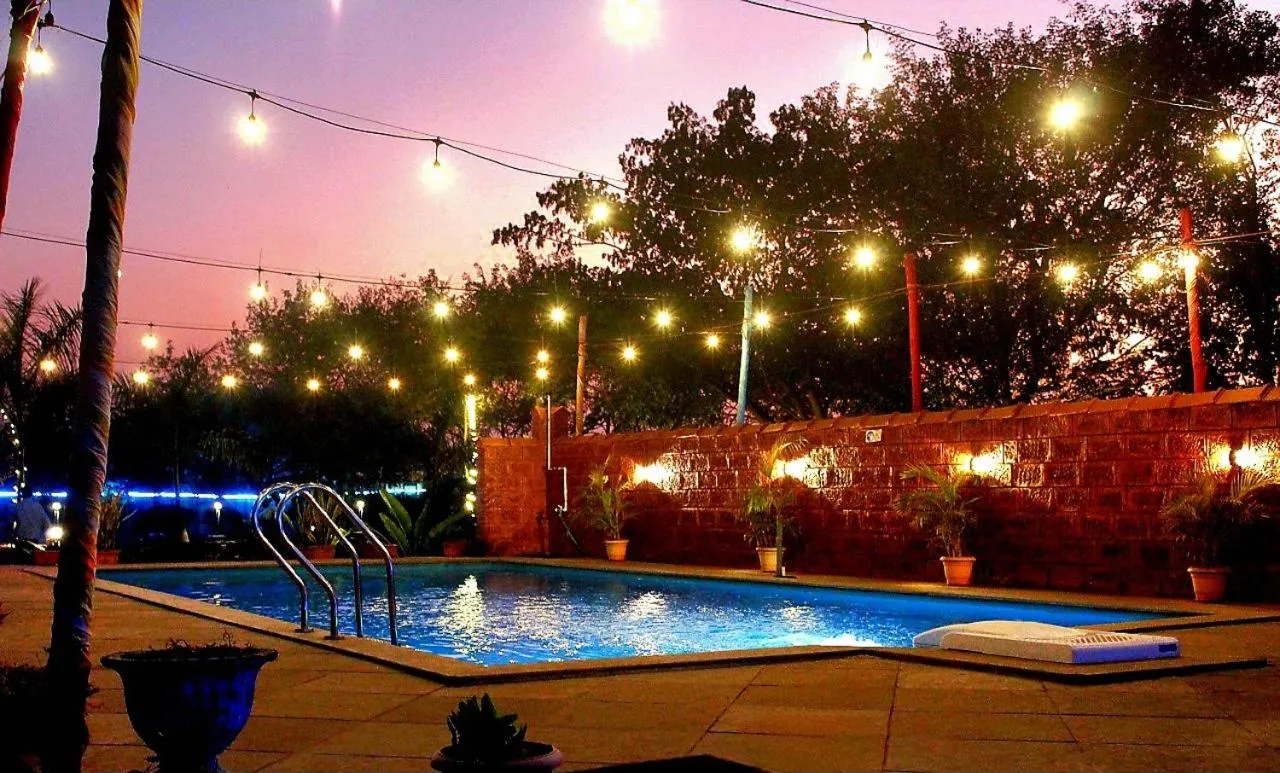 Swimming pool in Tarangan Resort