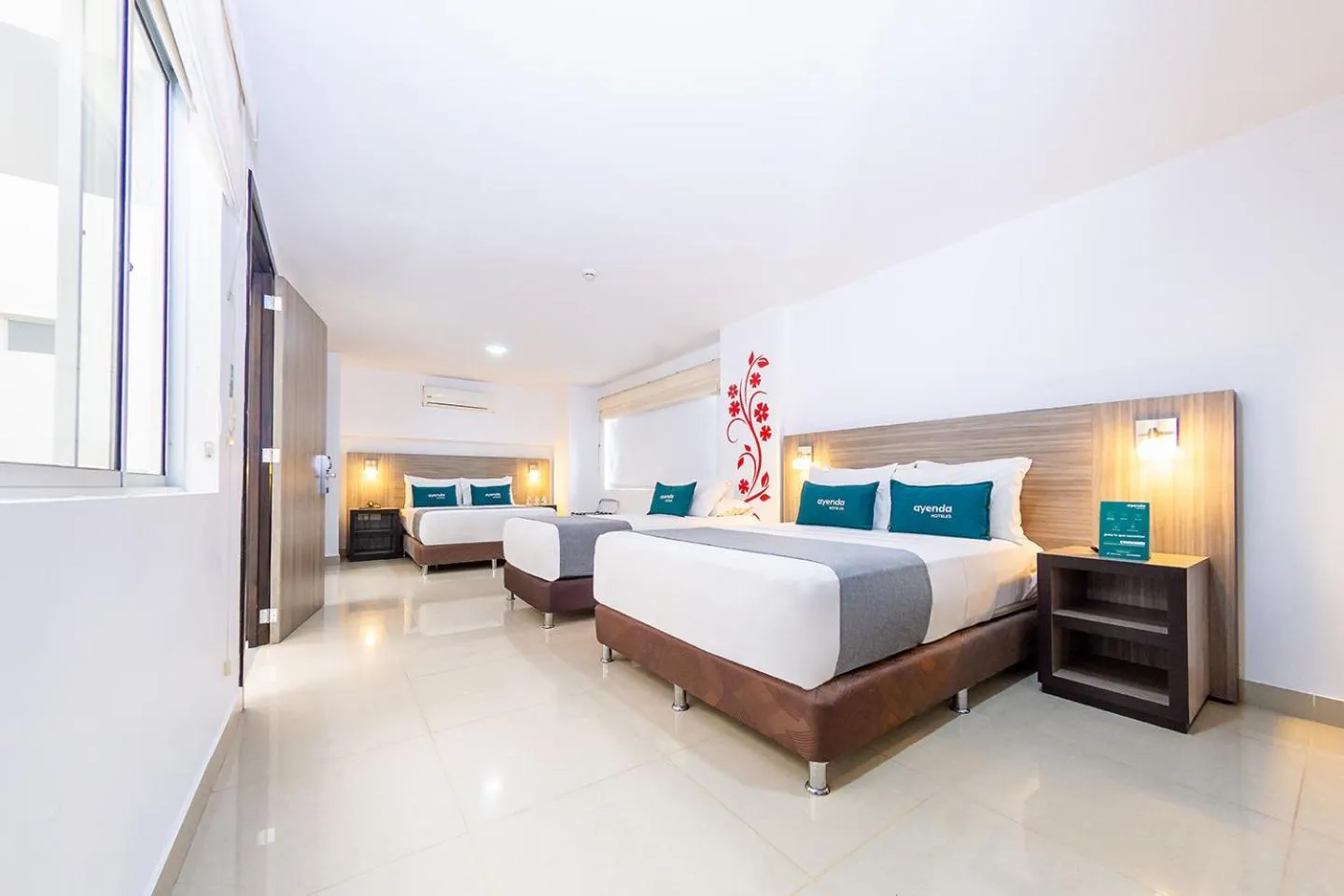 TV and multimedia, Bed in Hotel MH Pereira