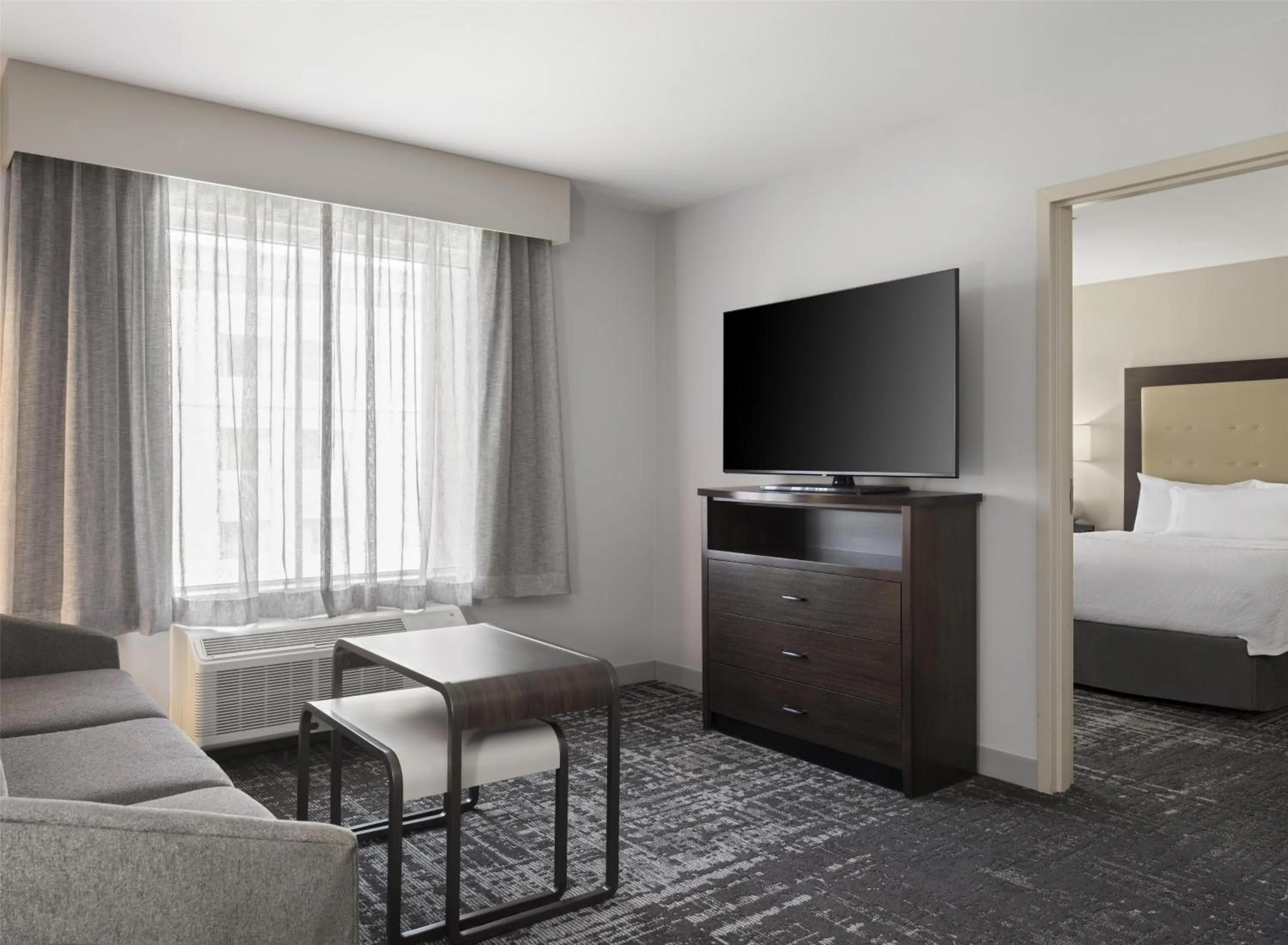 Living room, Bed in Homewood Suites by Hilton Akron/Fairlawn