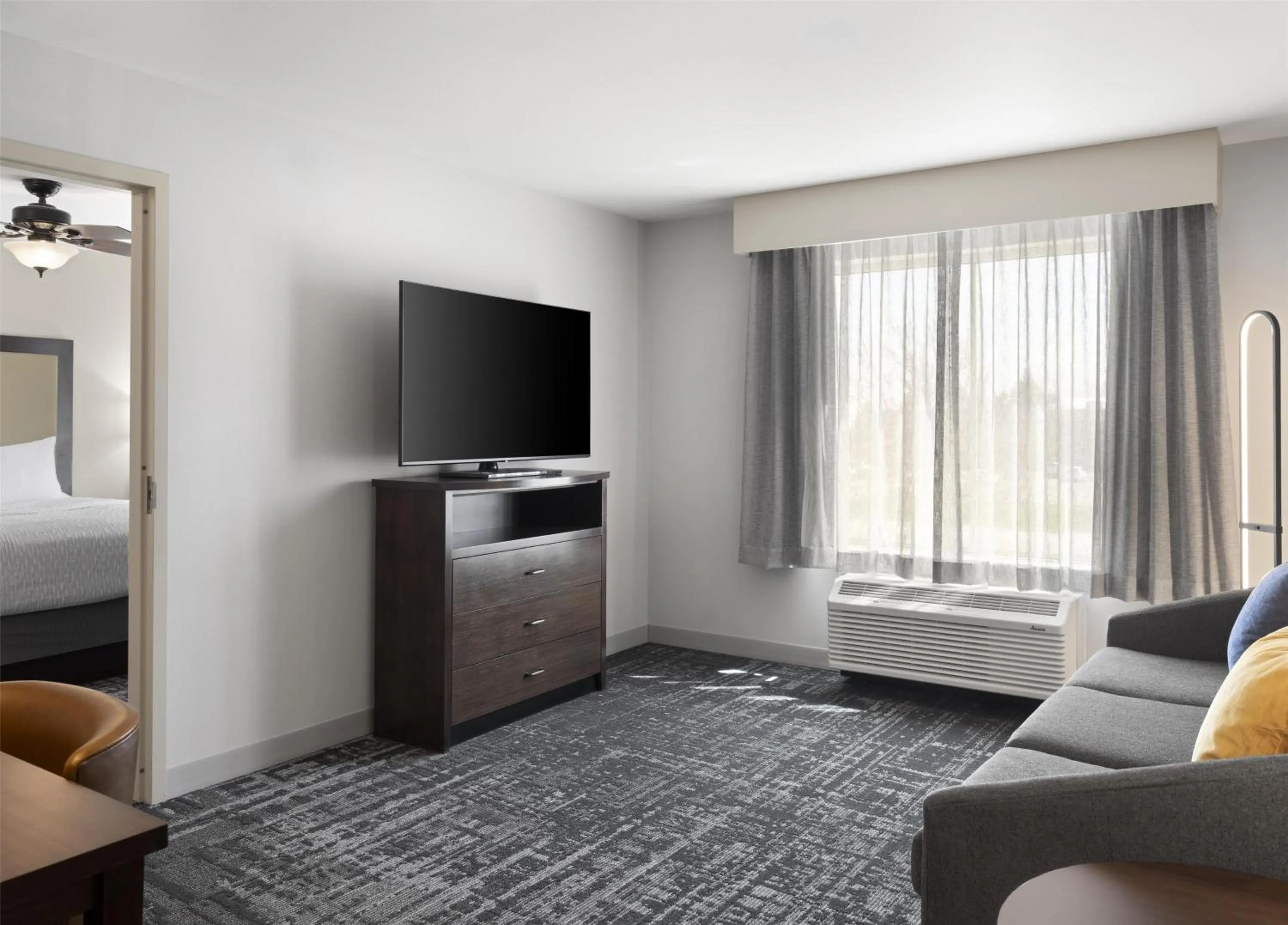 Living room, Bed in Homewood Suites by Hilton Akron/Fairlawn