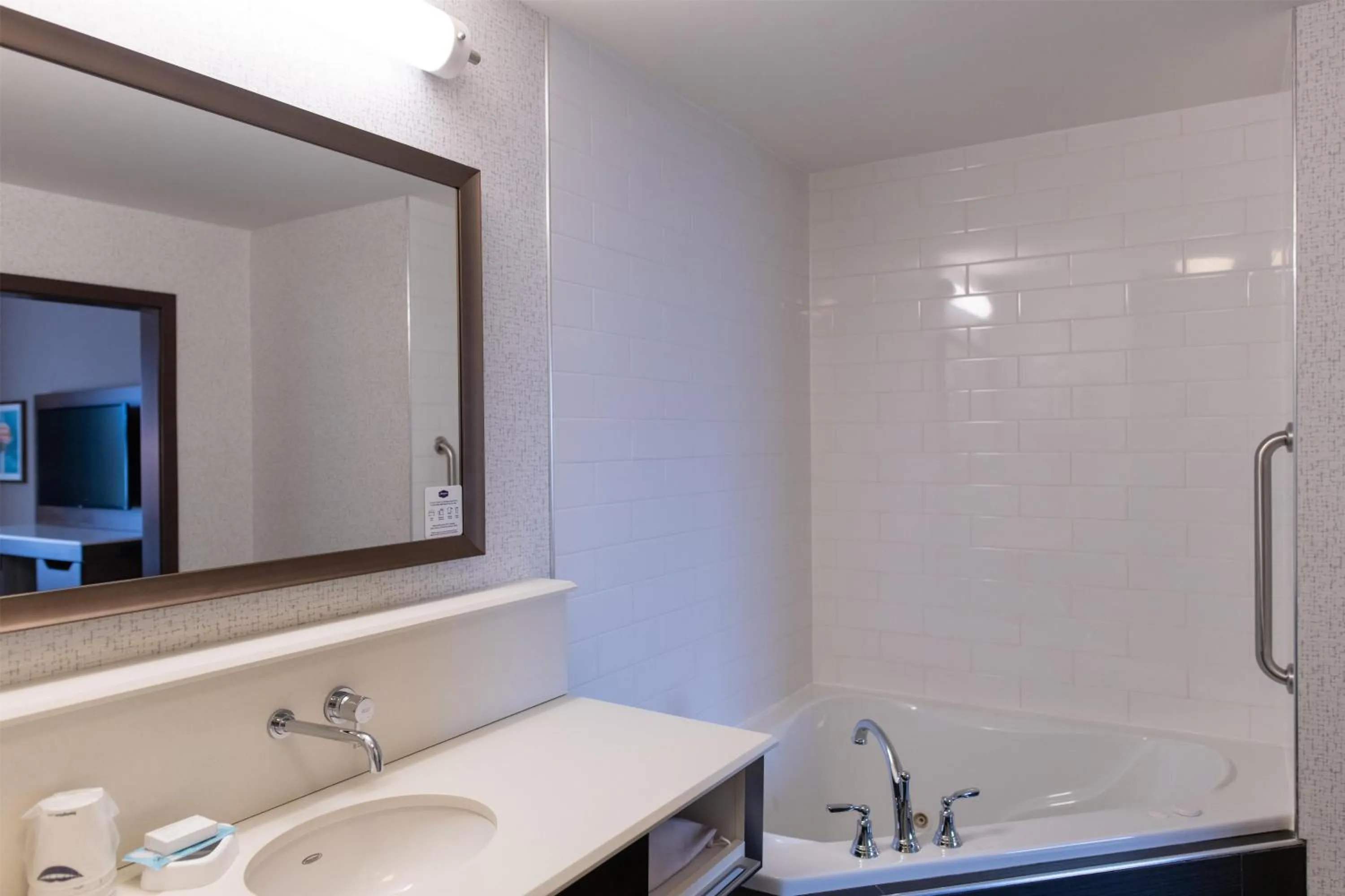 Bathroom in Hampton Inn Orange City