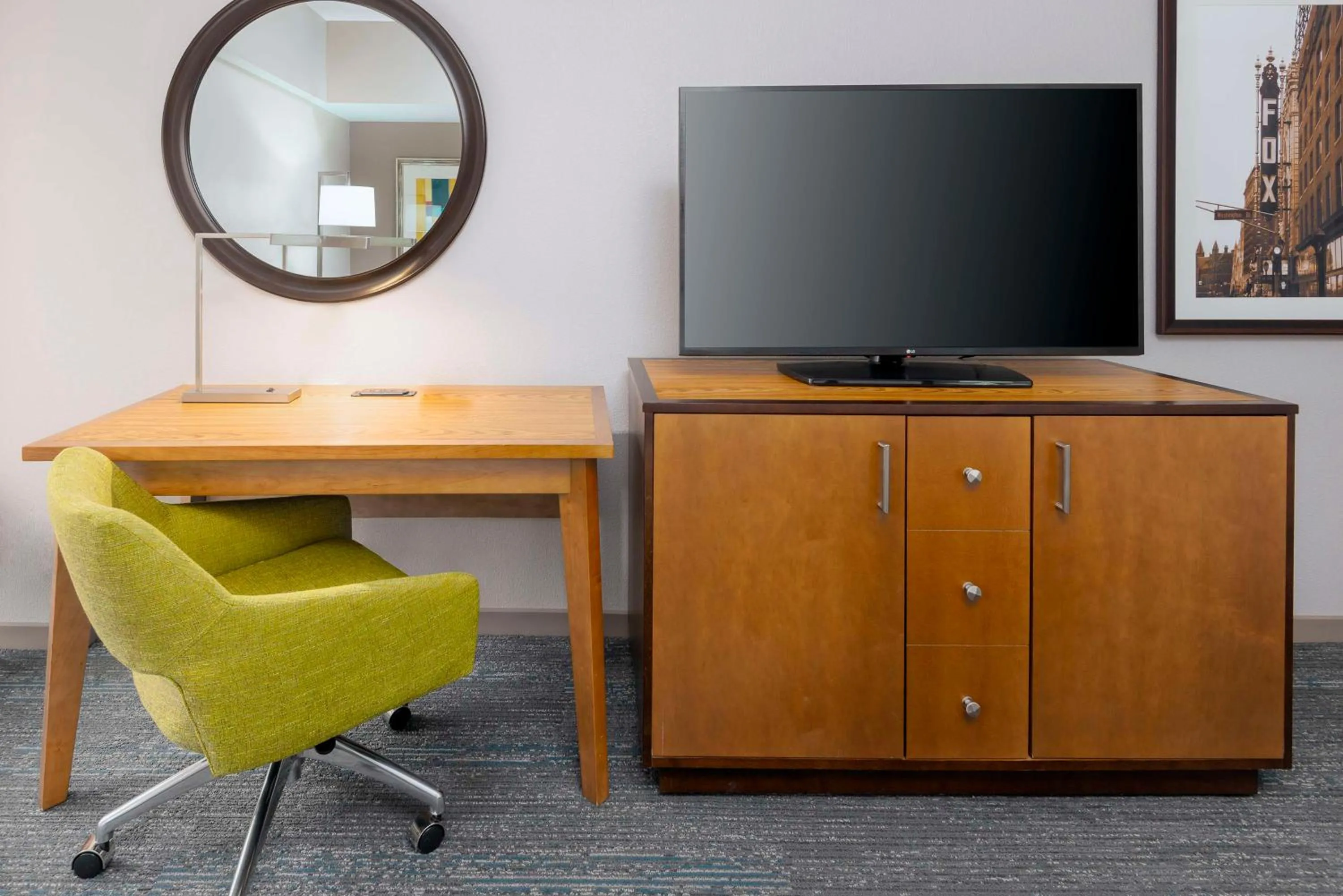 Bedroom in Hampton Inn and Suites Clayton/St. Louis-Galleria Area