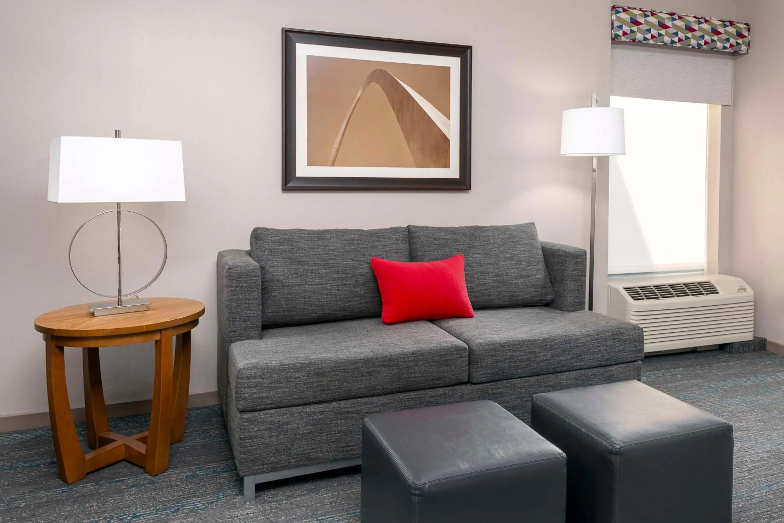 Living room in Hampton Inn and Suites Clayton/St. Louis-Galleria Area