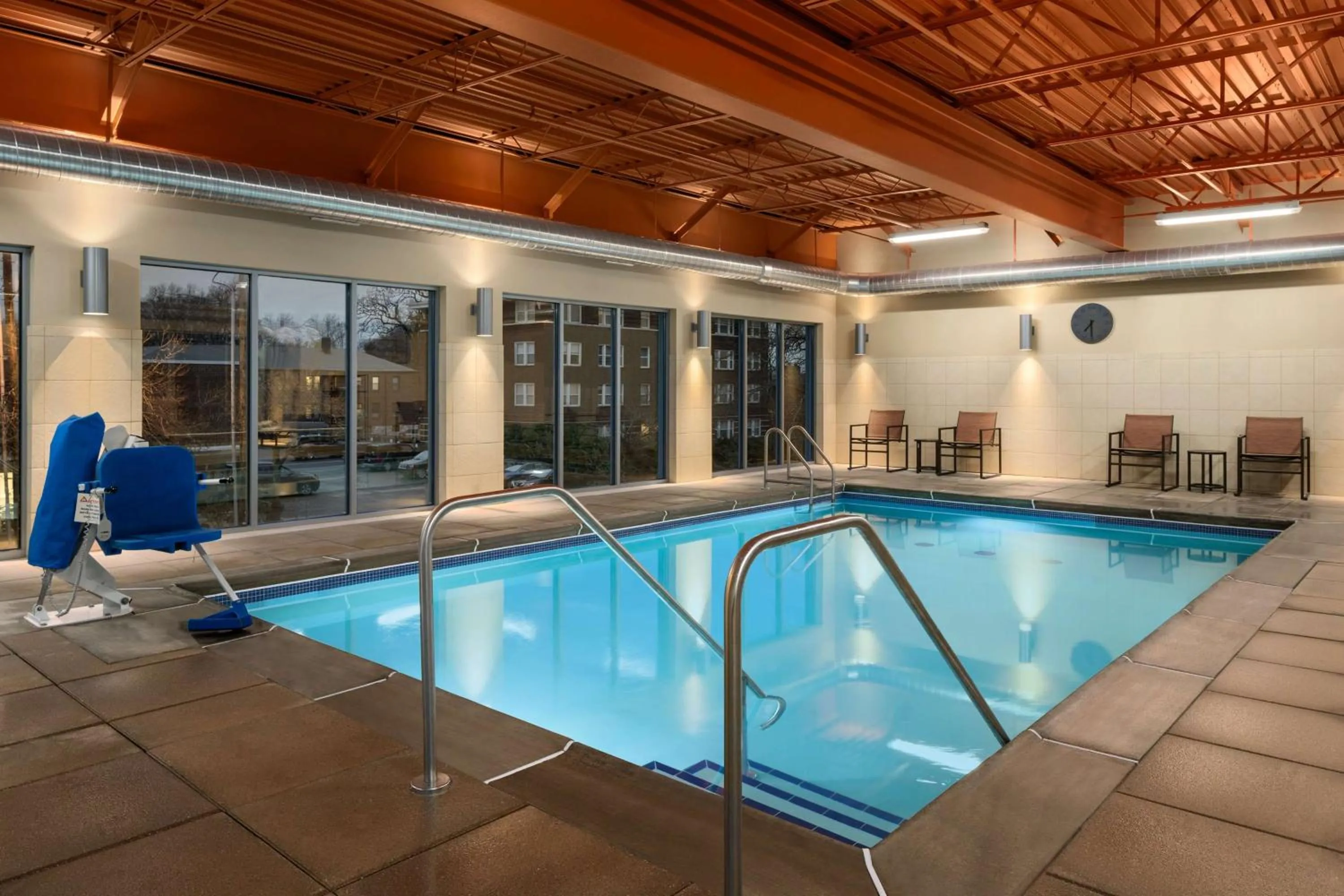 Pool view in Hampton Inn and Suites Clayton/St. Louis-Galleria Area