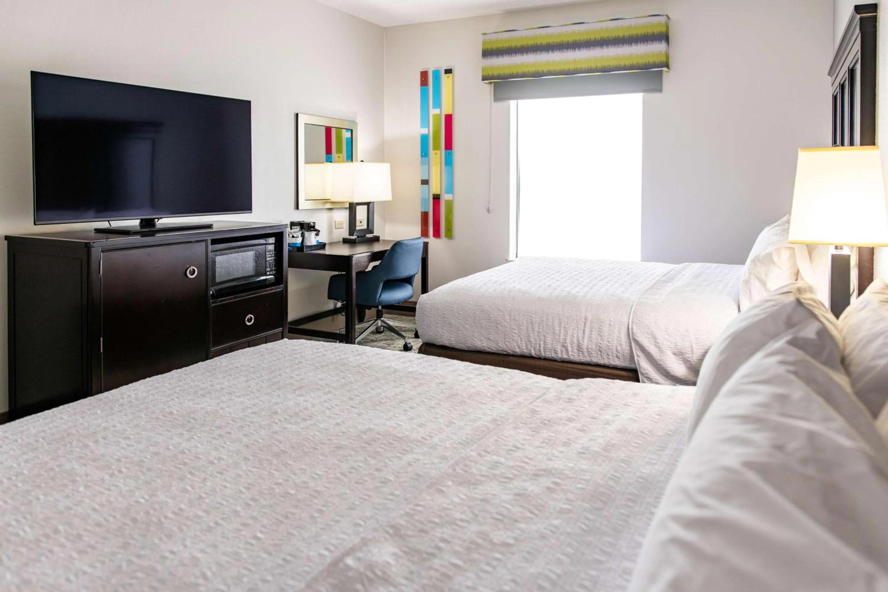 Bed in Hampton Inn & Suites Effingham