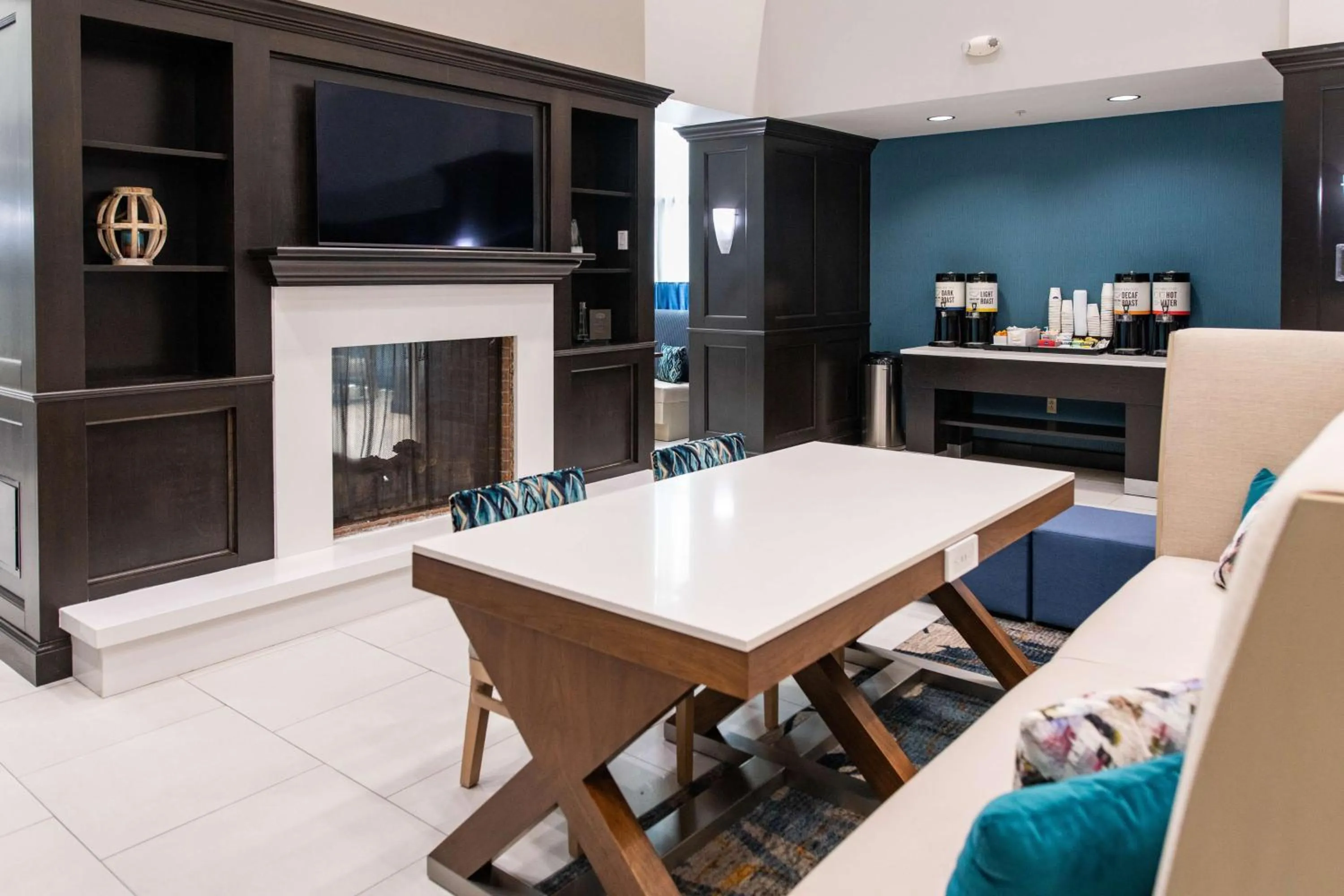 Lobby or reception in Hampton Inn & Suites Effingham