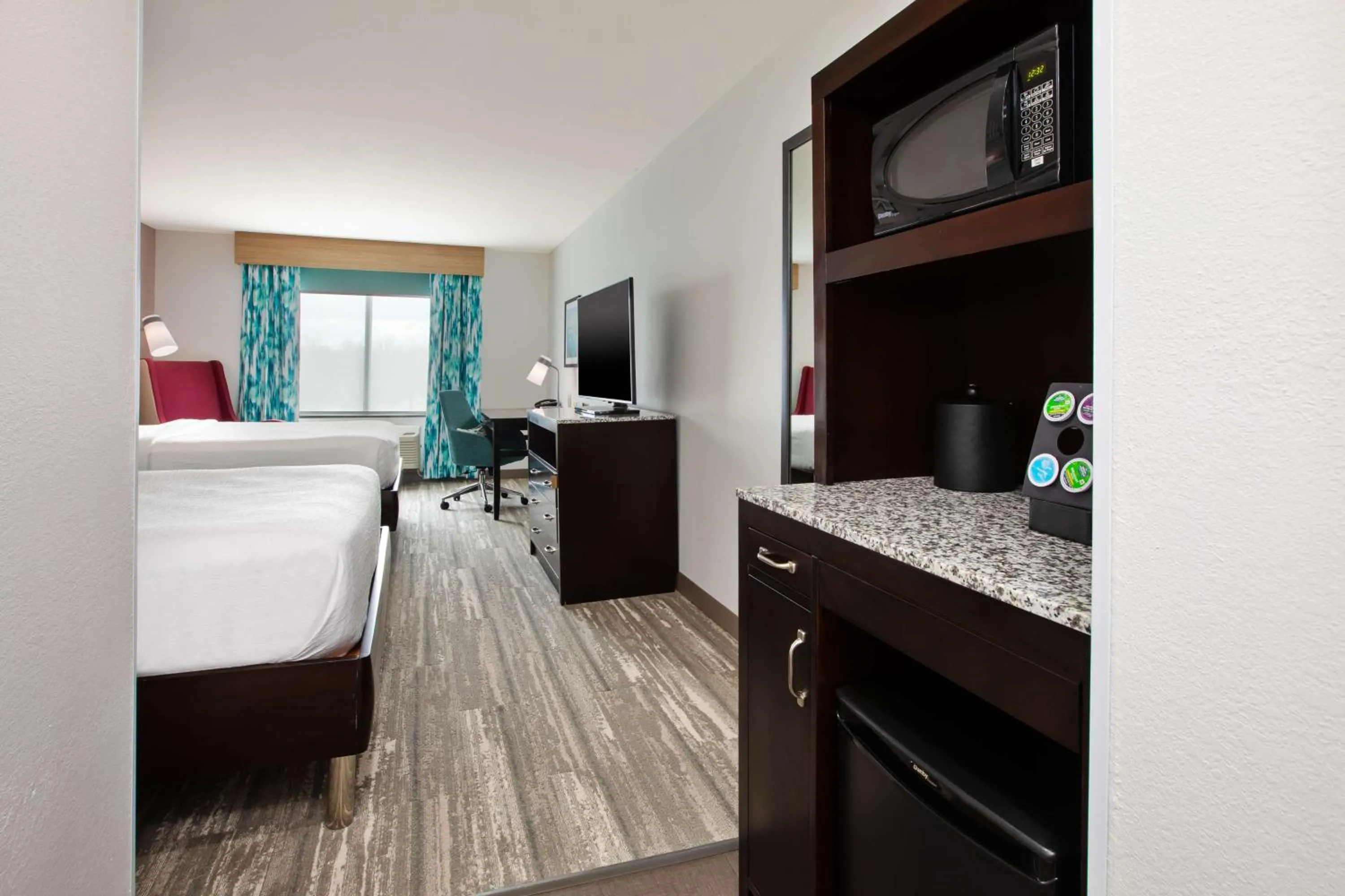 Bedroom, Bed in Hilton Garden Inn Benton Harbor