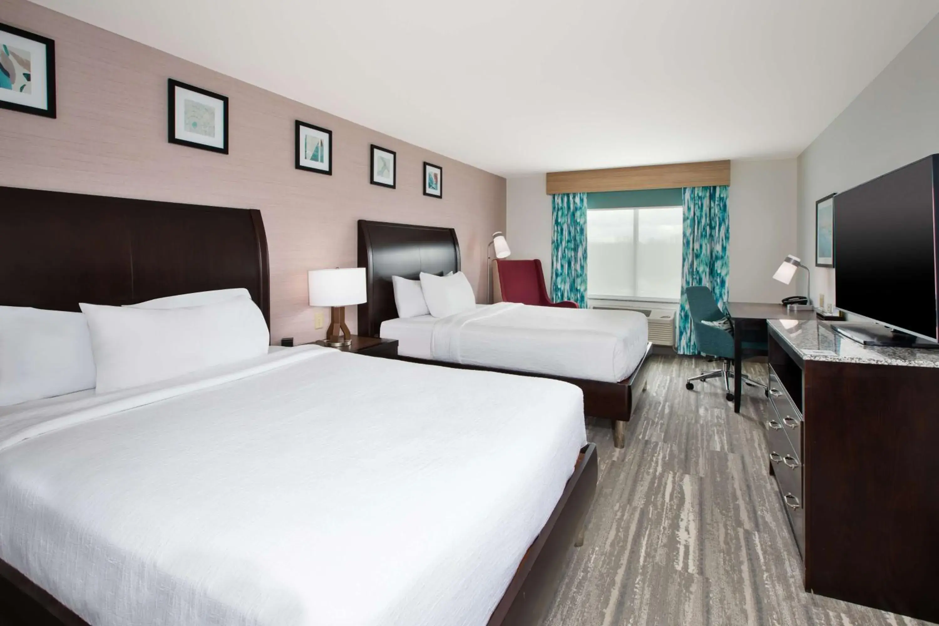 One-Bedroom Queen Suite in Hilton Garden Inn Benton Harbor One-Bedroom Queen Suite in Hilton Garden Inn Benton Harbor