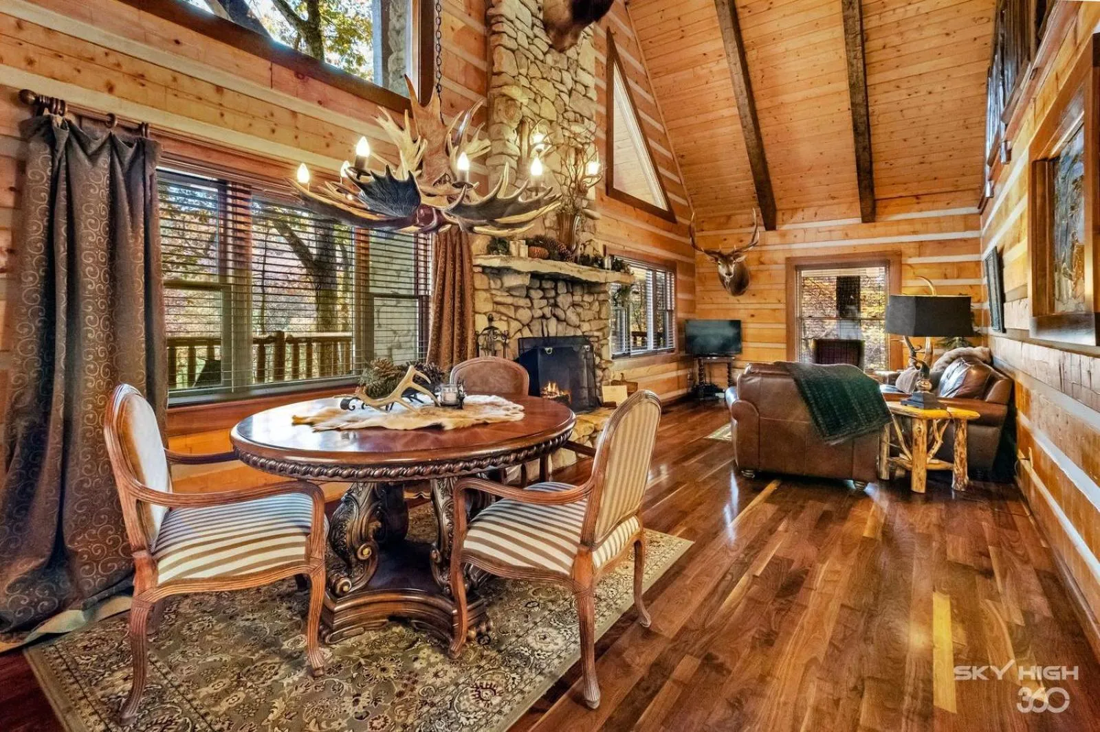 Living room in Cinnamon Valley