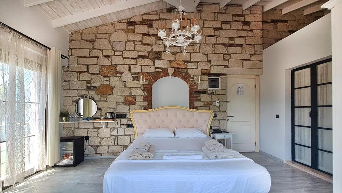 Photo of the whole room, Bed in Bellezza Hotel Alaçatı