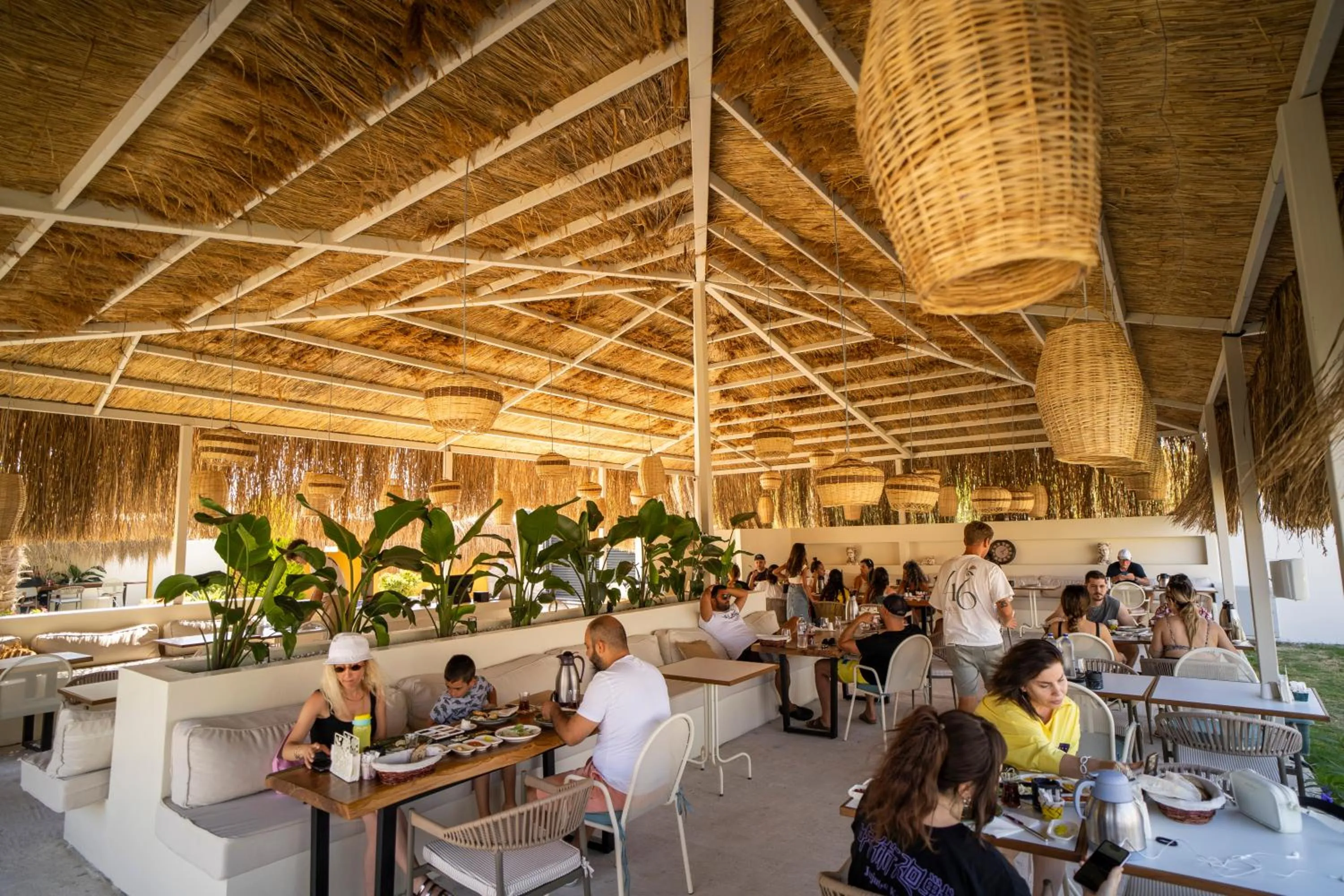 Restaurant/places to eat in Bellezza Hotel Alaçatı